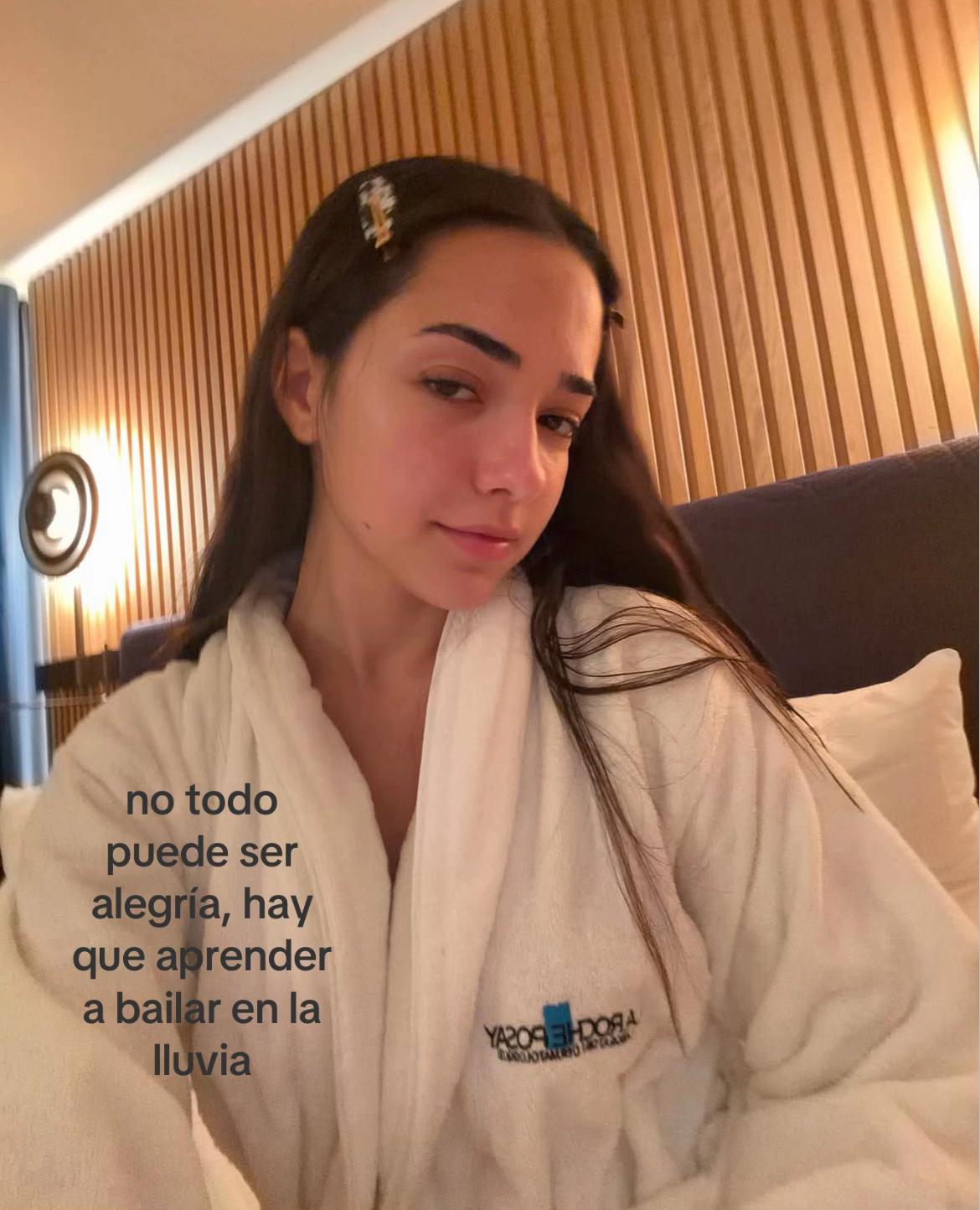 @🧏🏻&zwj;♀️
