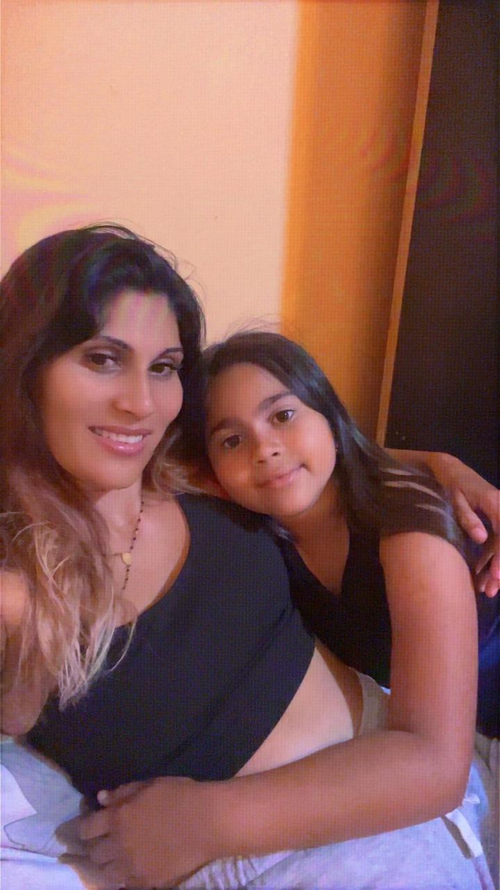 @💞💞Laura brunețica👑 👑