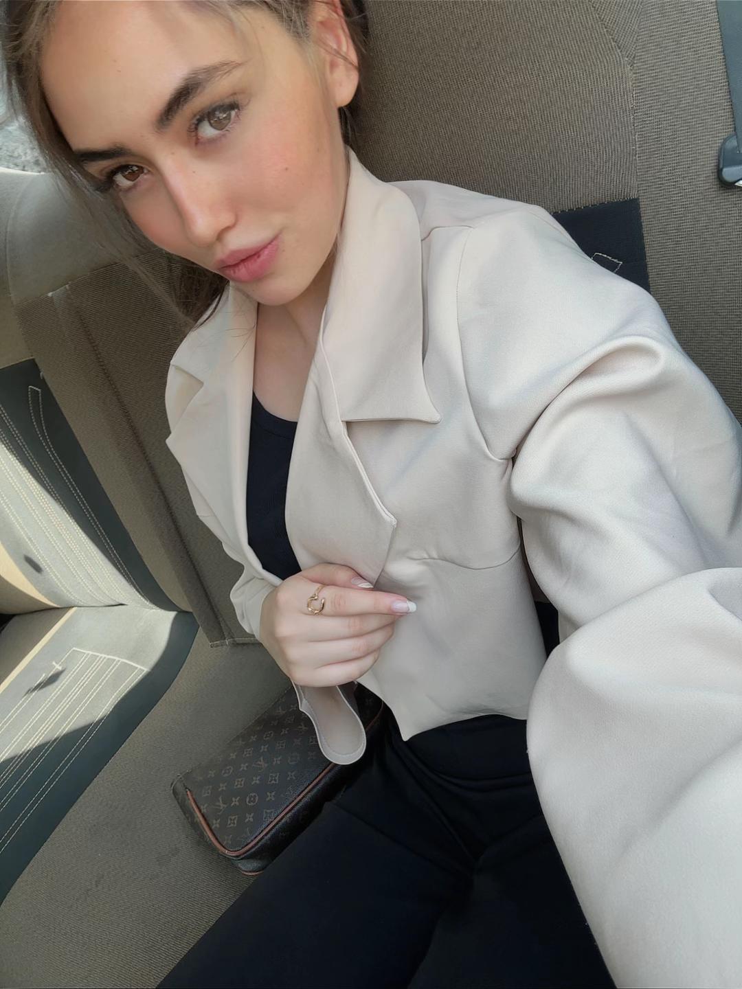 @Niayesh Khanian
