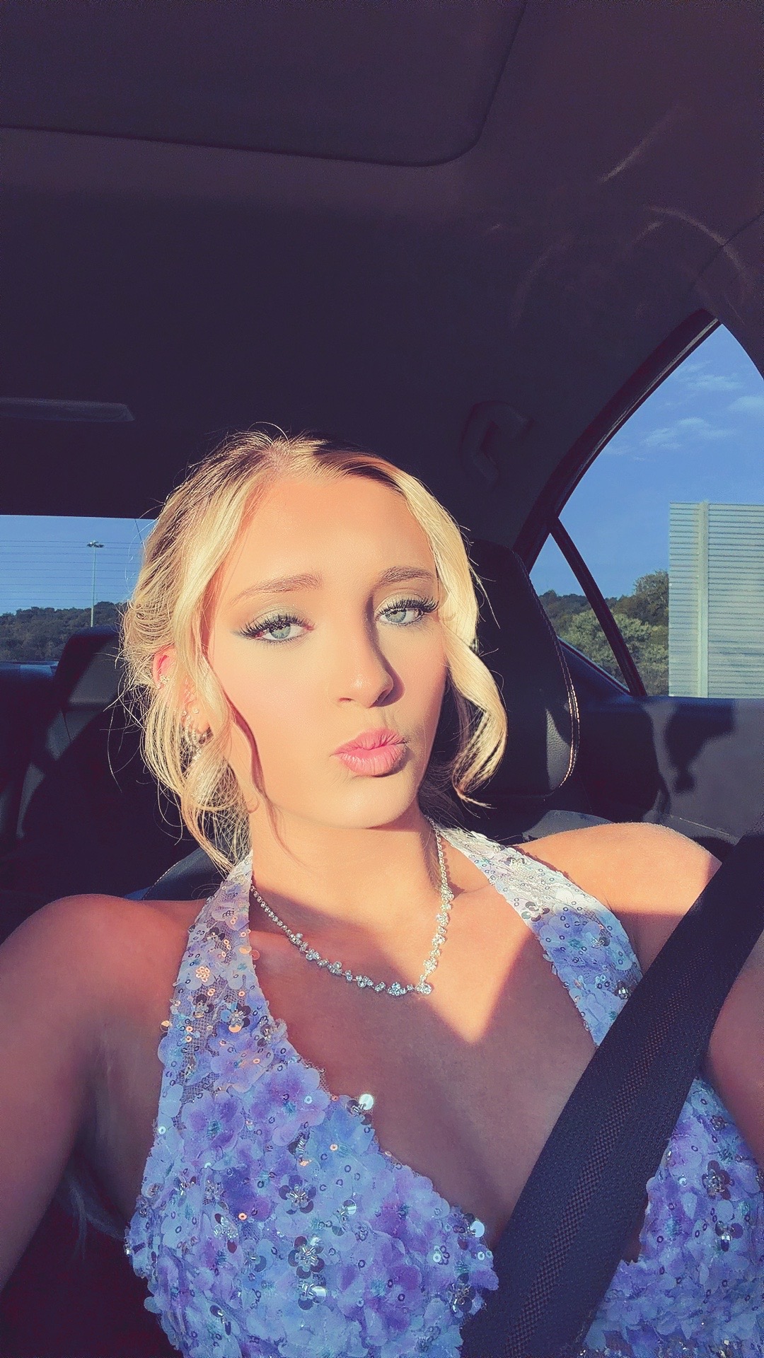@NICOLE 💖😇🧁🪩