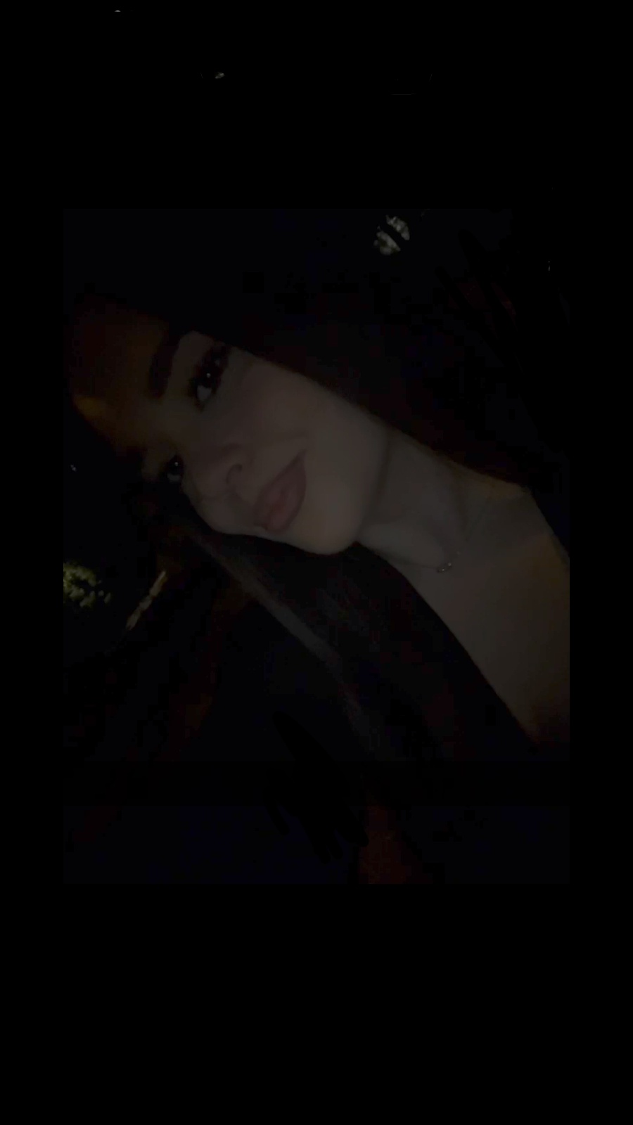 @𝐄