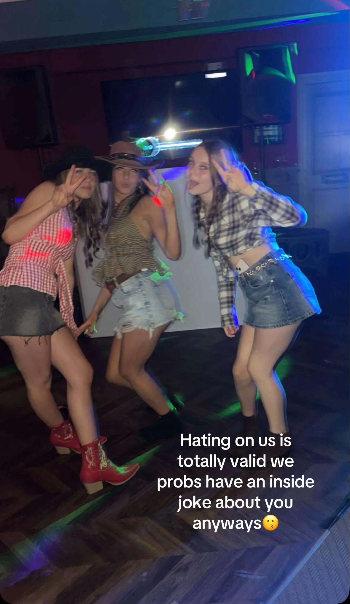@⚜️🤍𝐀𝐦𝐞𝐥𝐢𝐚𝐫𝐨𝐬𝐞🤍⚜️