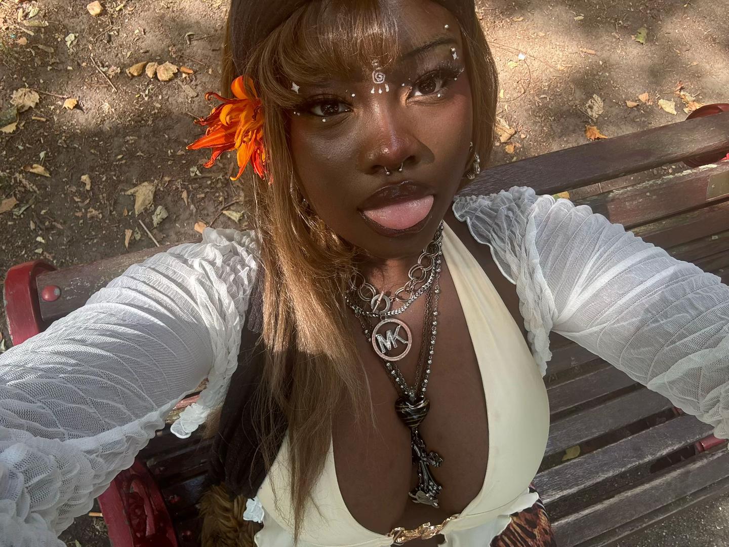 @Angel 🦇