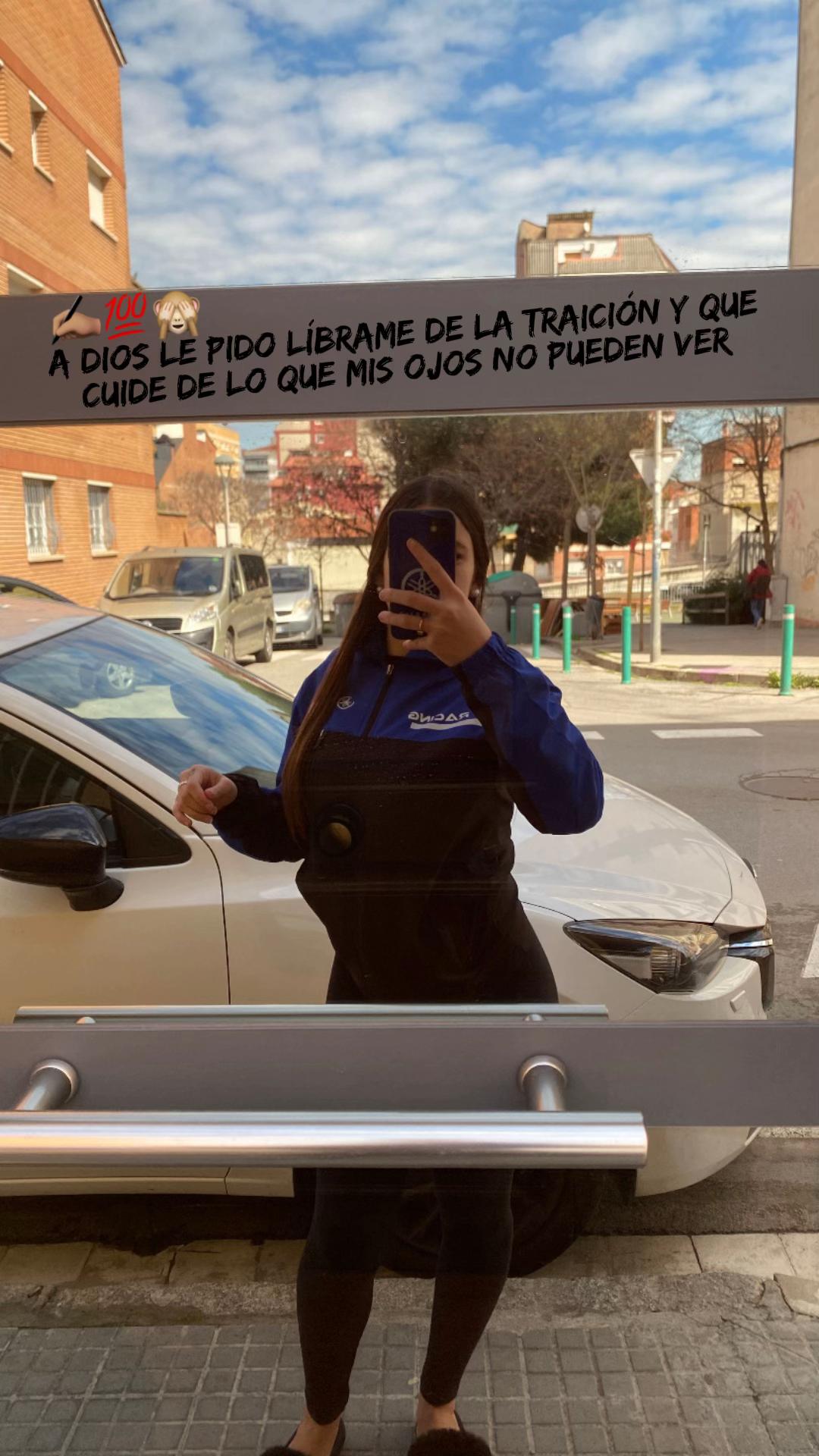 @💕👩🏽&zwj;❤️&zwj;💋&zwj;👨🏽