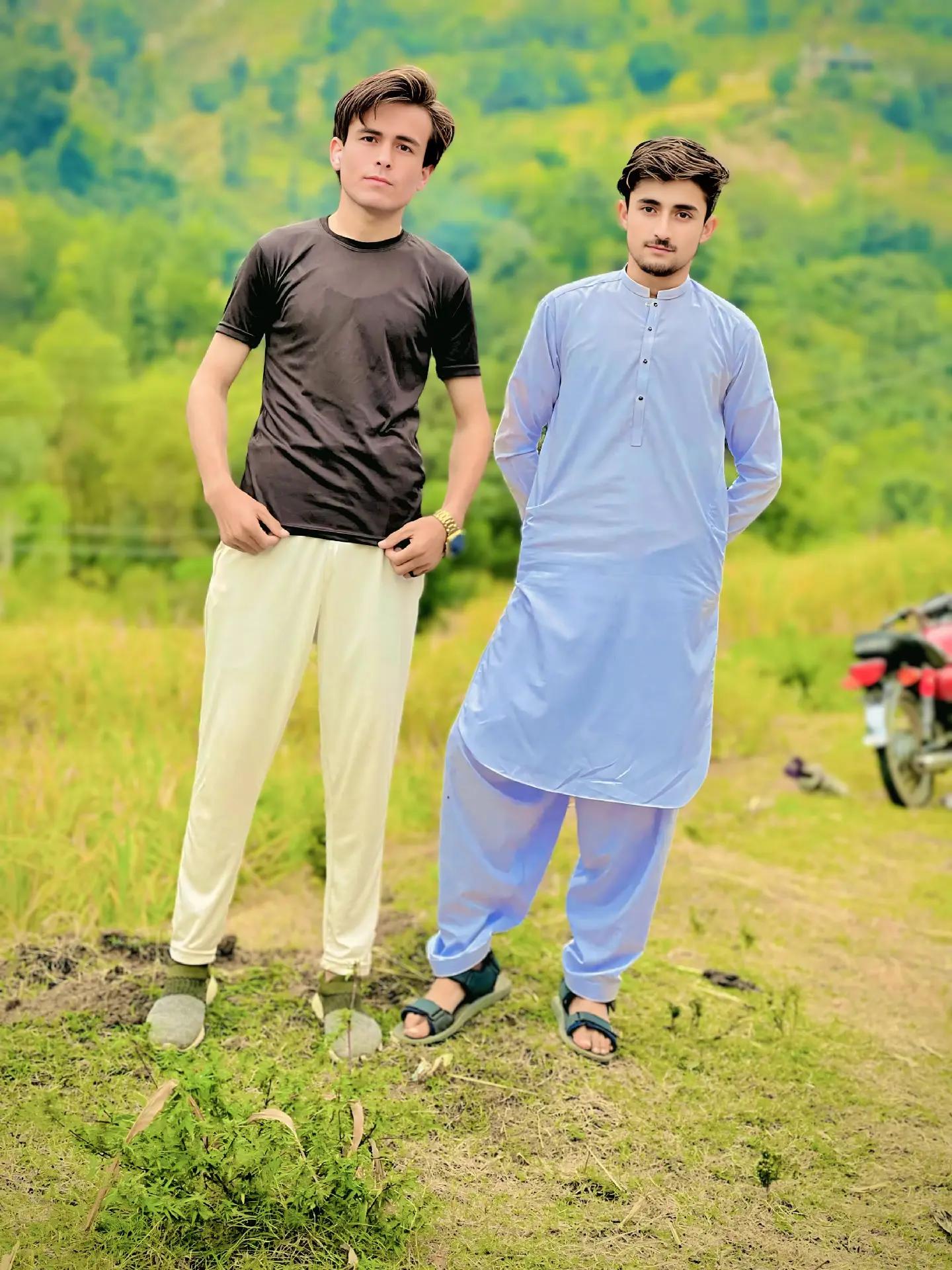 @𝘇𝗶𝗮_𝗞𝗵𝗮𝗻