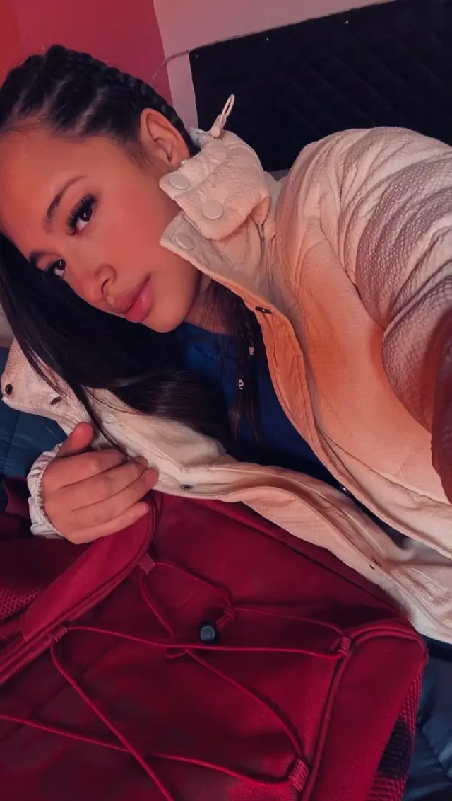 @ℳ𝒶𝒾𝒶 𝒶𝓃𝒹𝓇𝒶𝒹𝒶