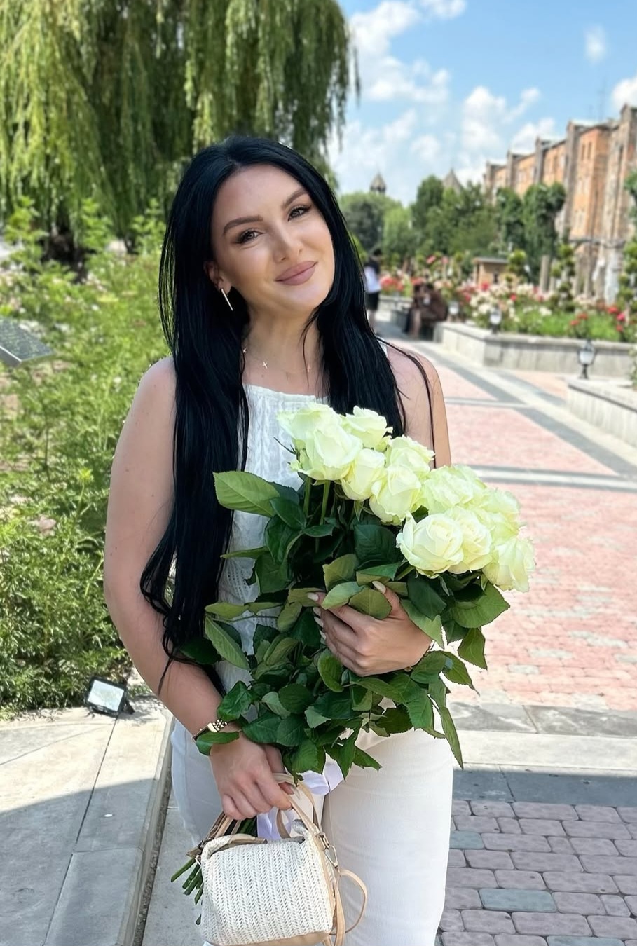 @zemine_eliyeva