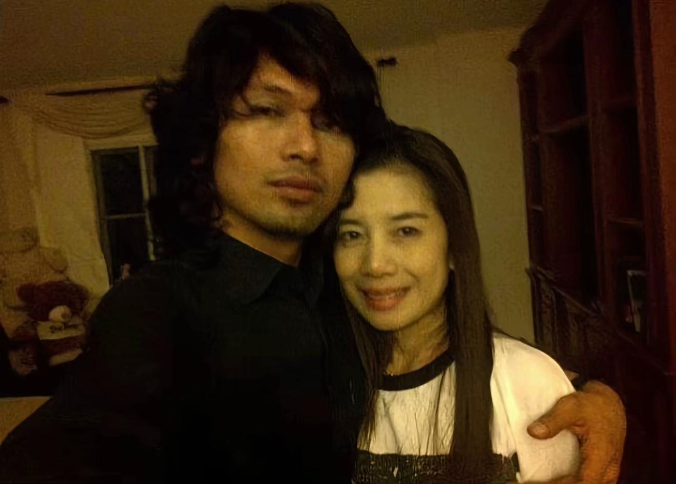 @จีจี้ชายไทย