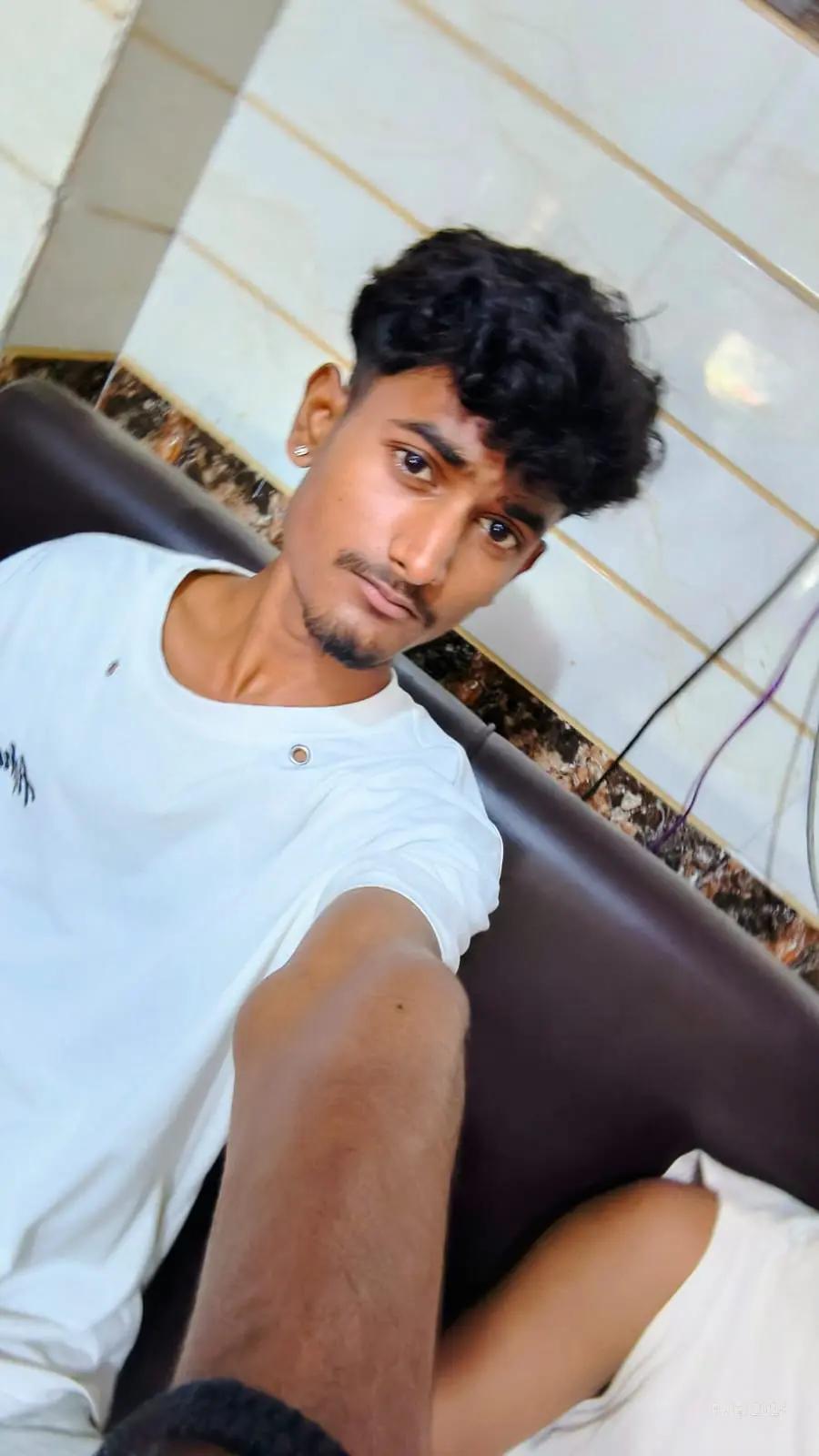 @KaZiii..... 🕸️