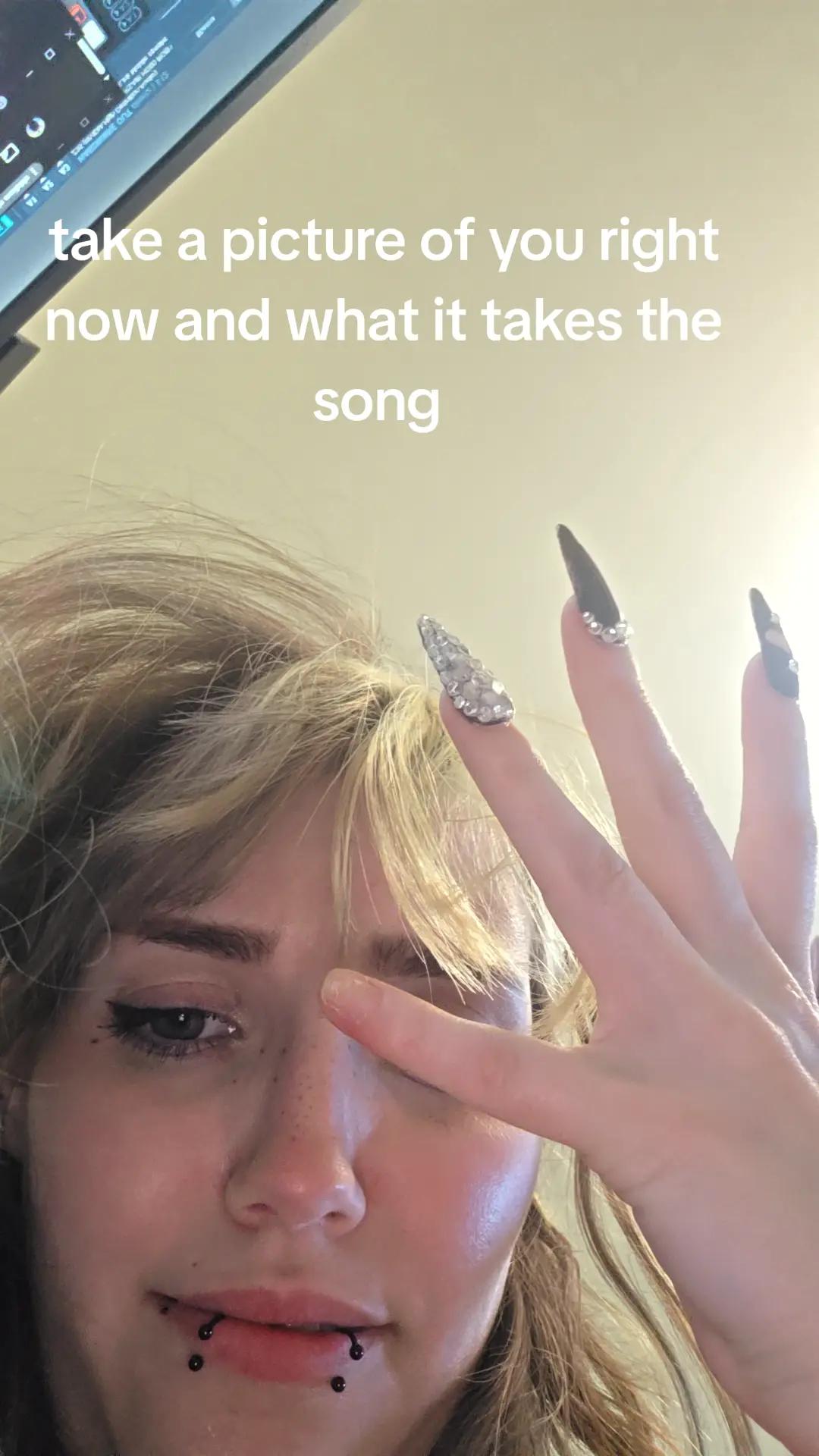 @Nikki