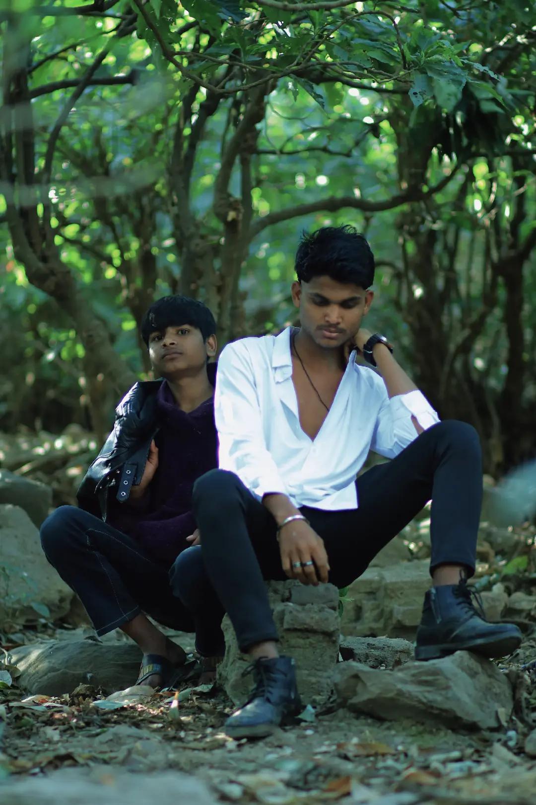 @Lucky_Raja789