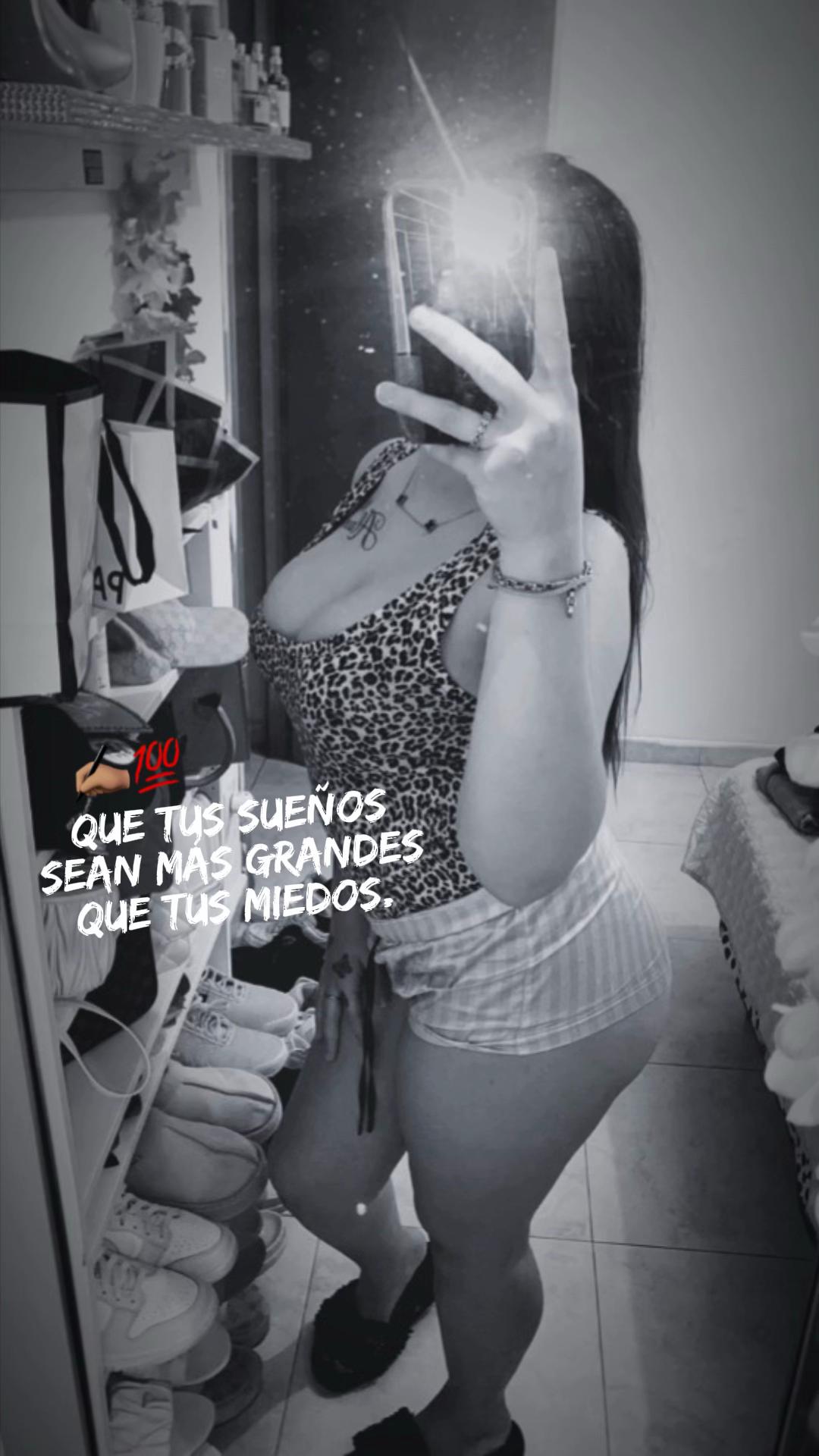 @💕👩🏽❤️💋👨🏽