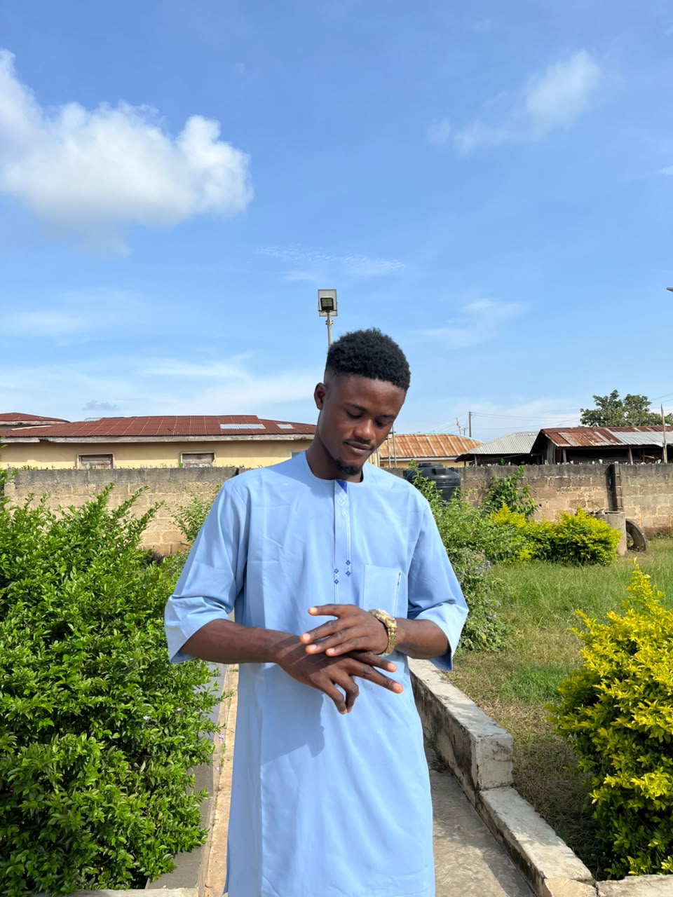 @AYiNDE