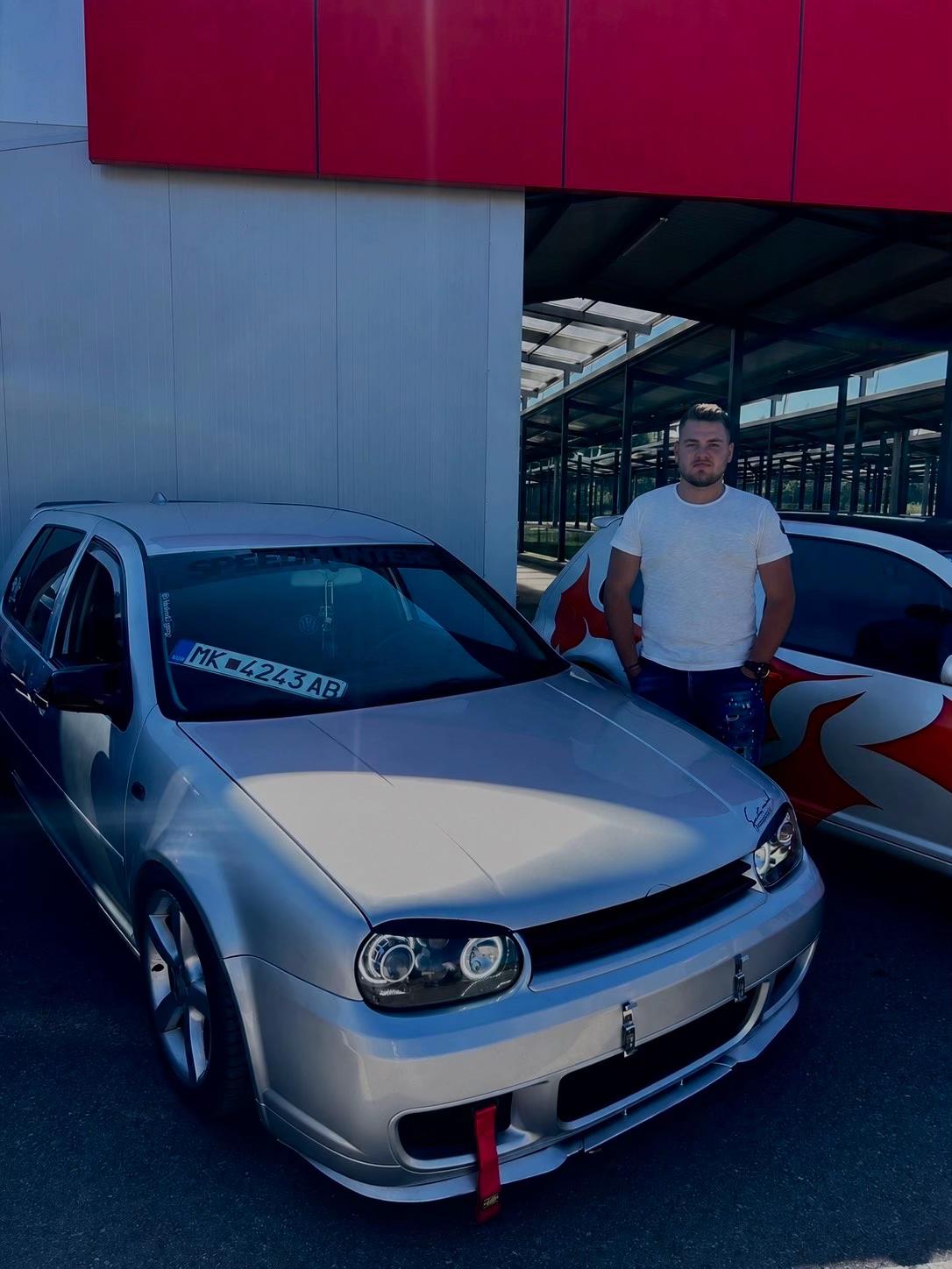 @Nikolovski’s garage