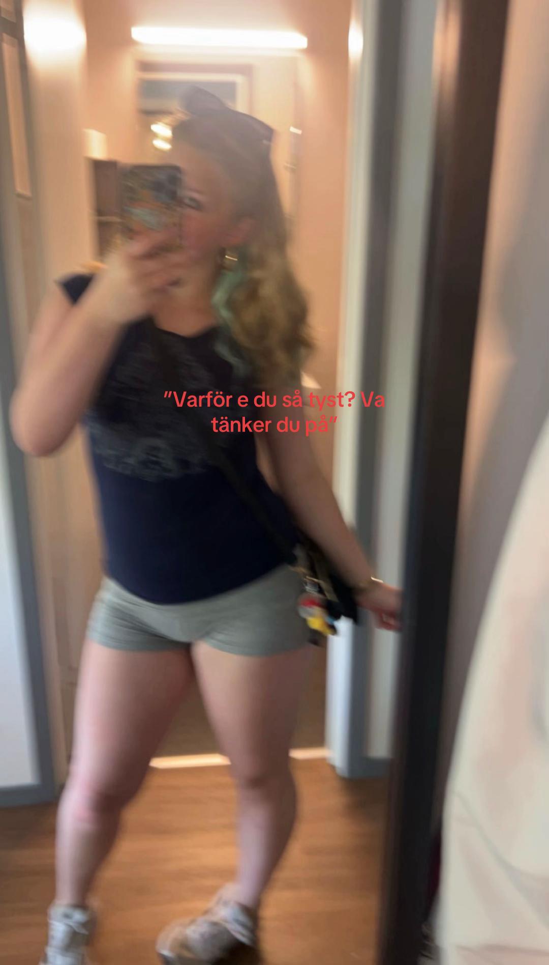 @M🪩