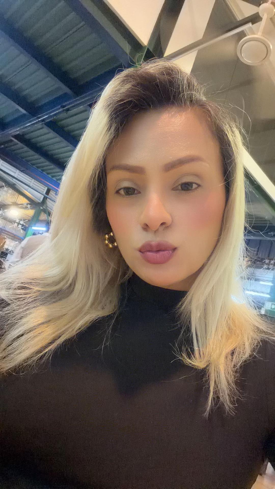 @Vecky25