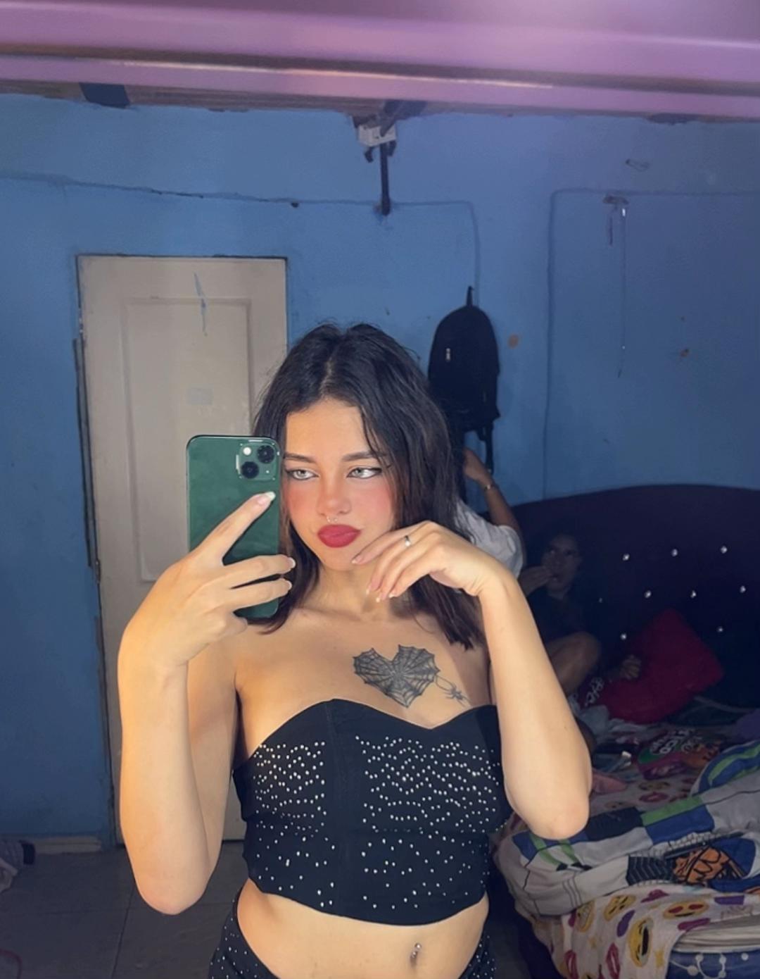 @karelyscastro4
