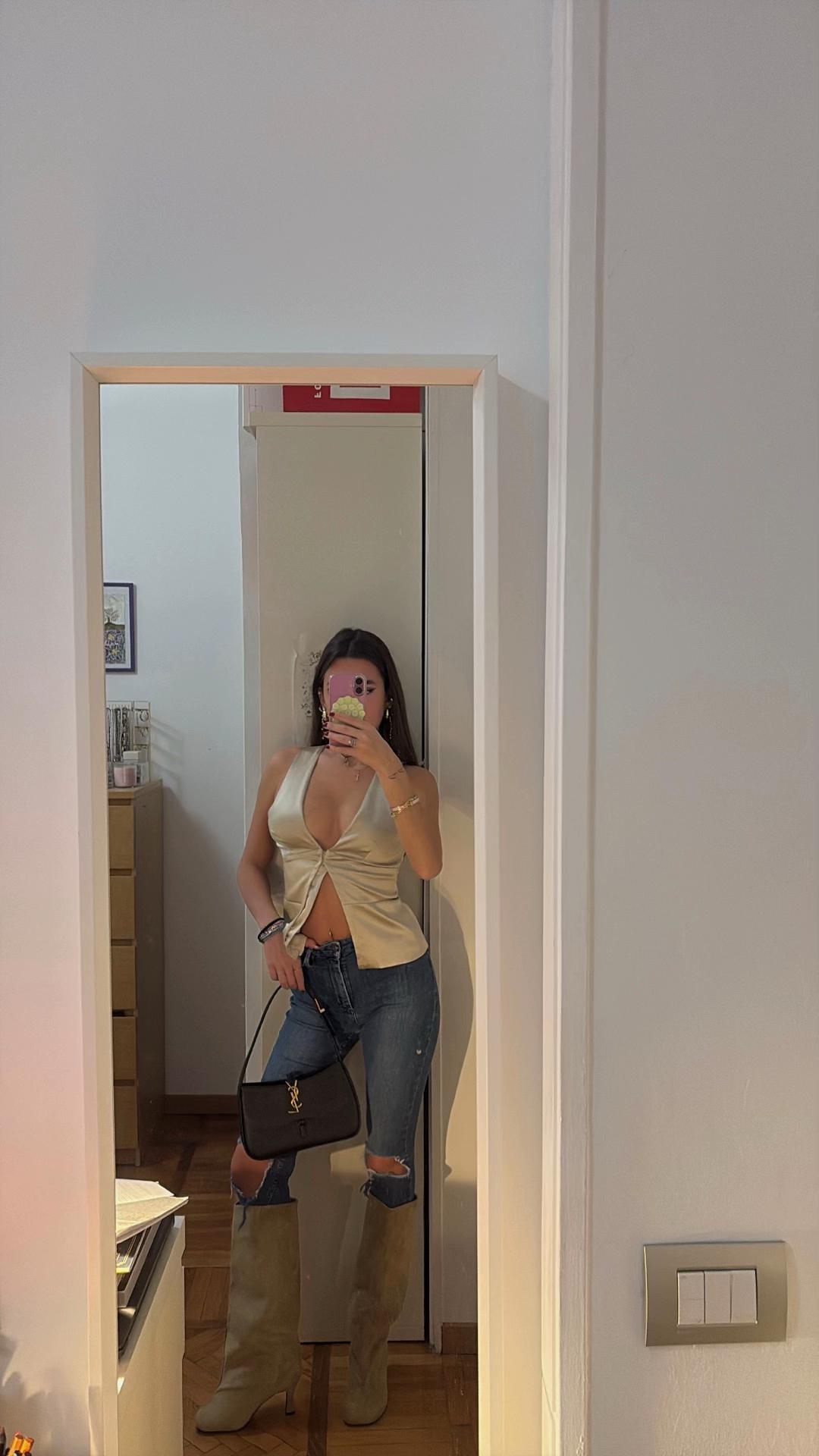 @Elisazuccarello