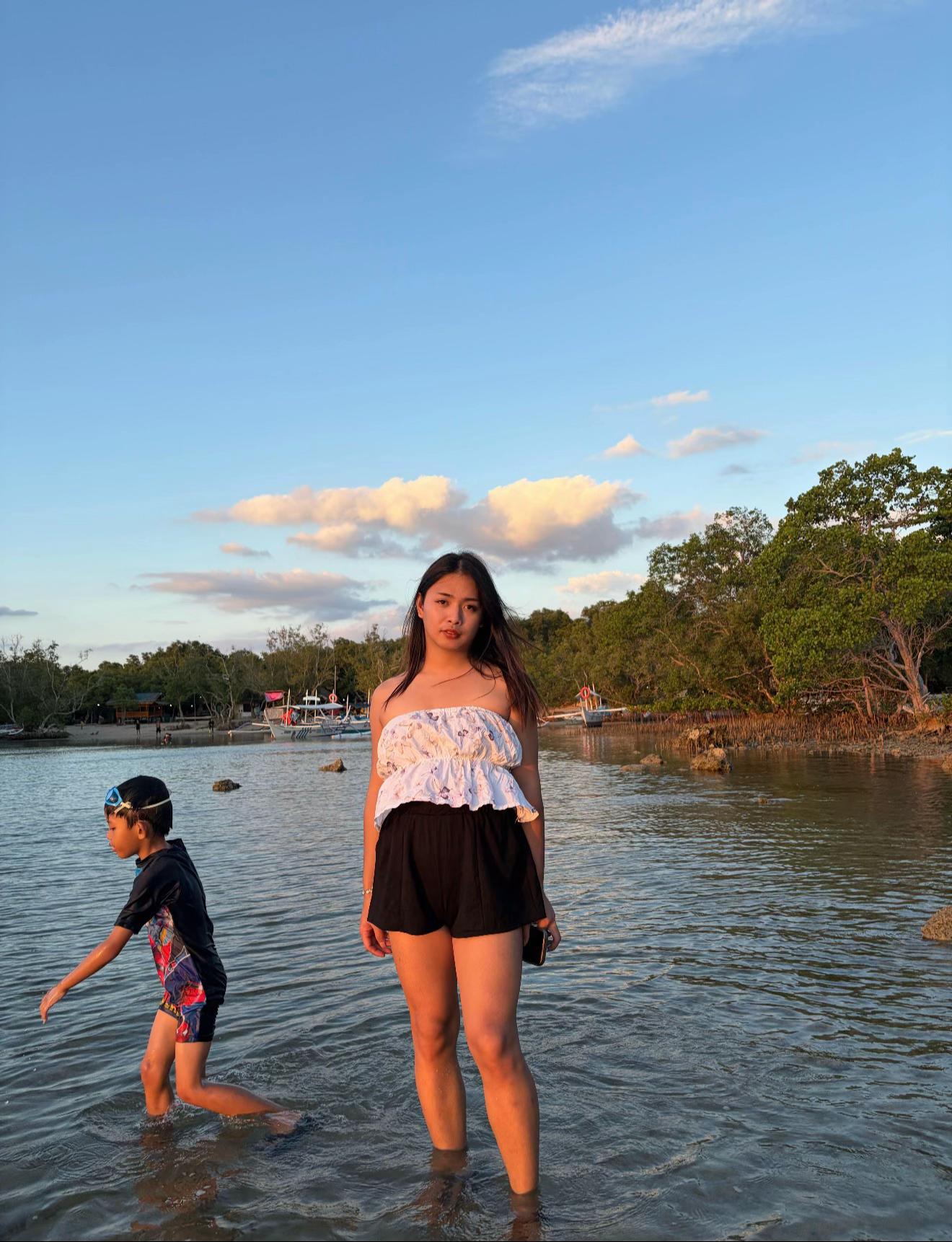 @LORAINE🤟