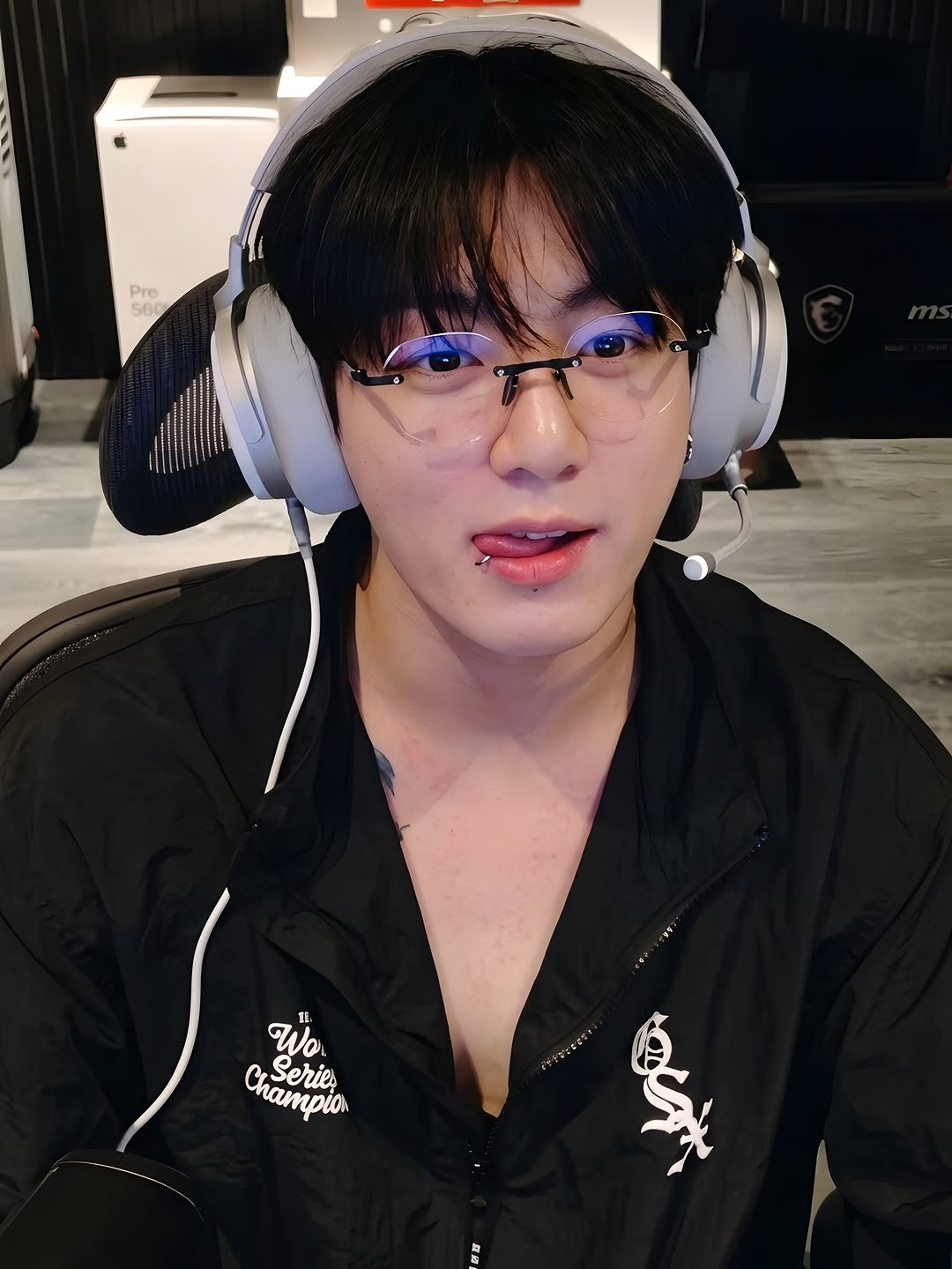 @JK⁹⁷