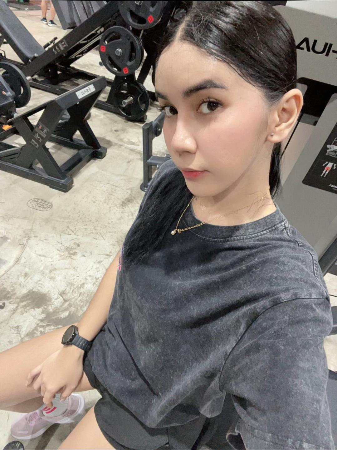 @triciapasilbas