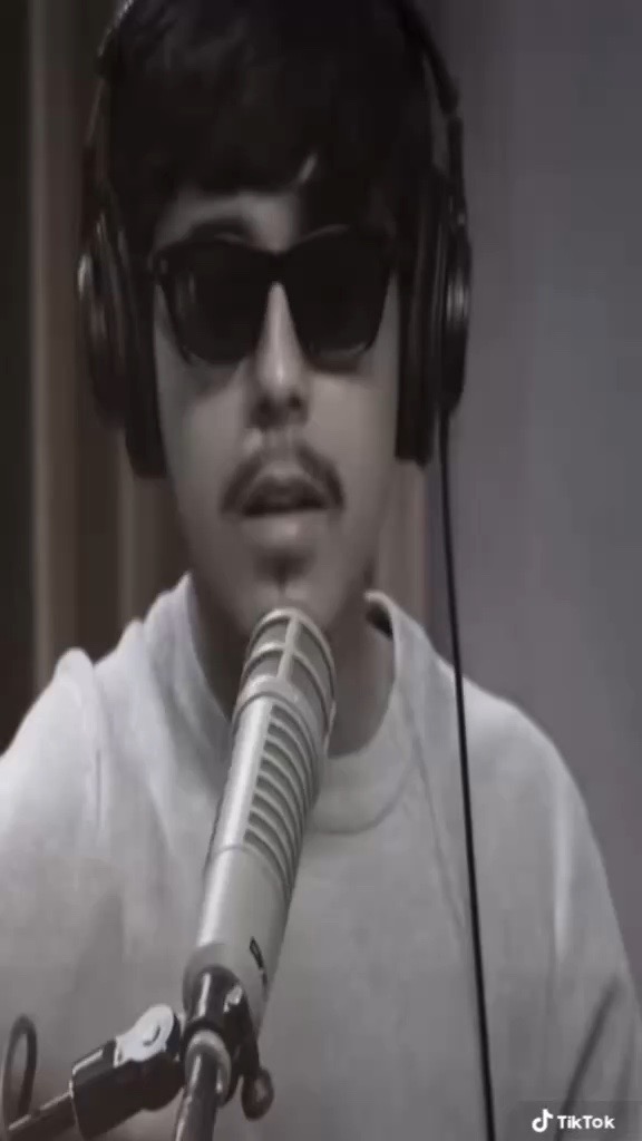 @𝔰𝔬𝔭𝔥𝔦𝔞 𝔷𝔢𝔯𝔪𝔢𝔫𝔬