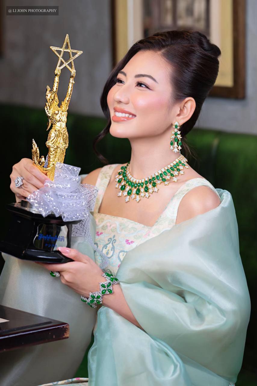 @May Myint Mo Official