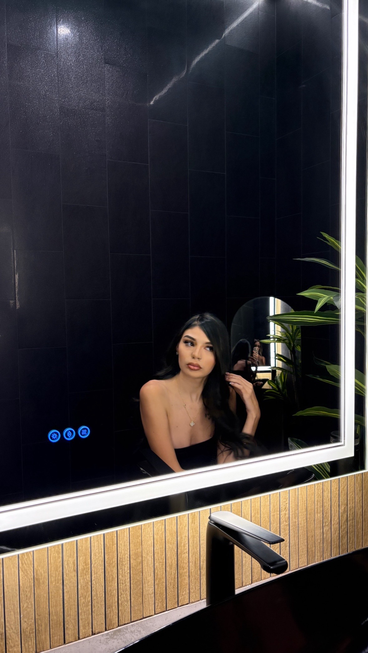 @𝓔.𝓗.𐙚
