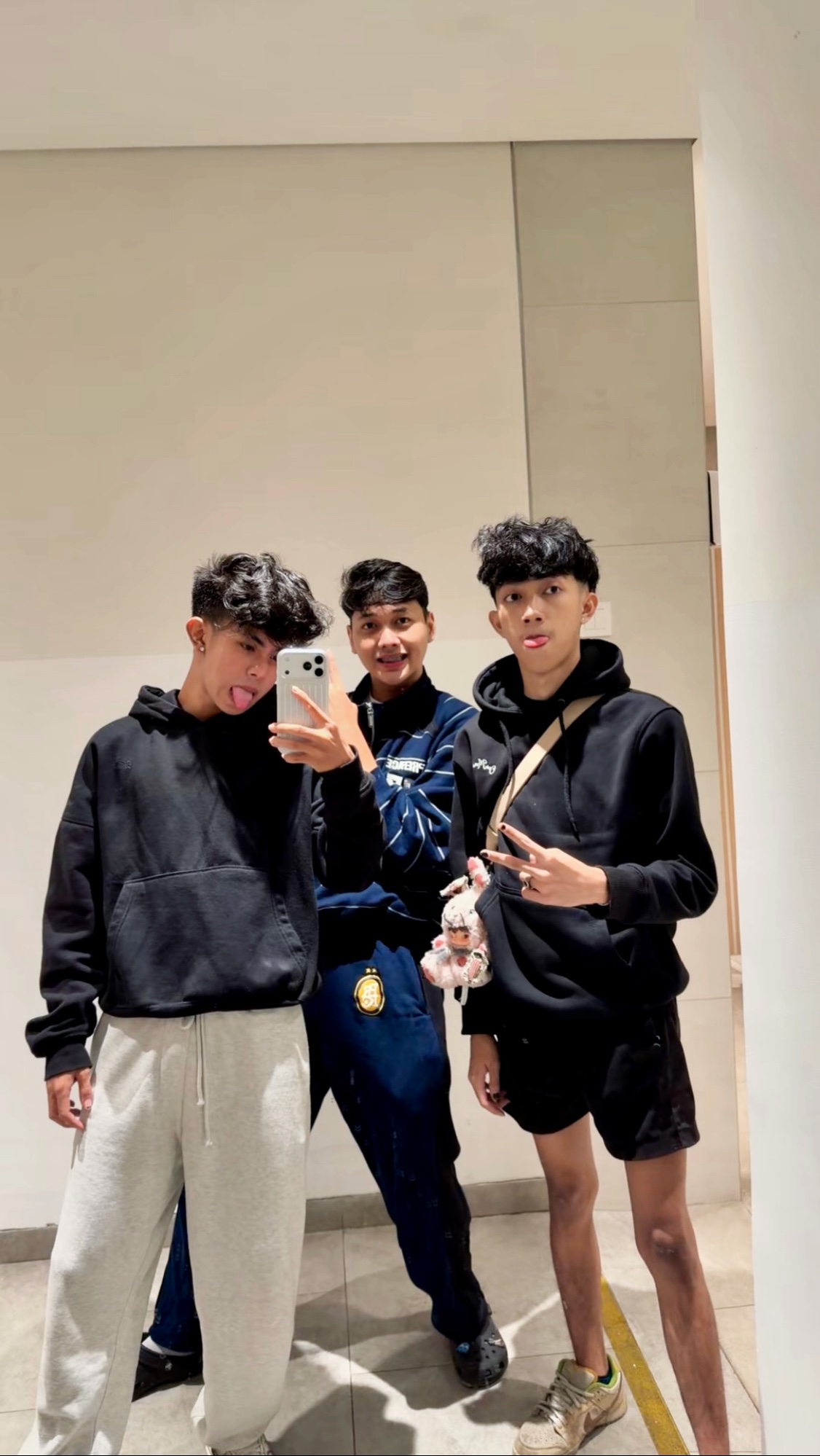 @𝑅
