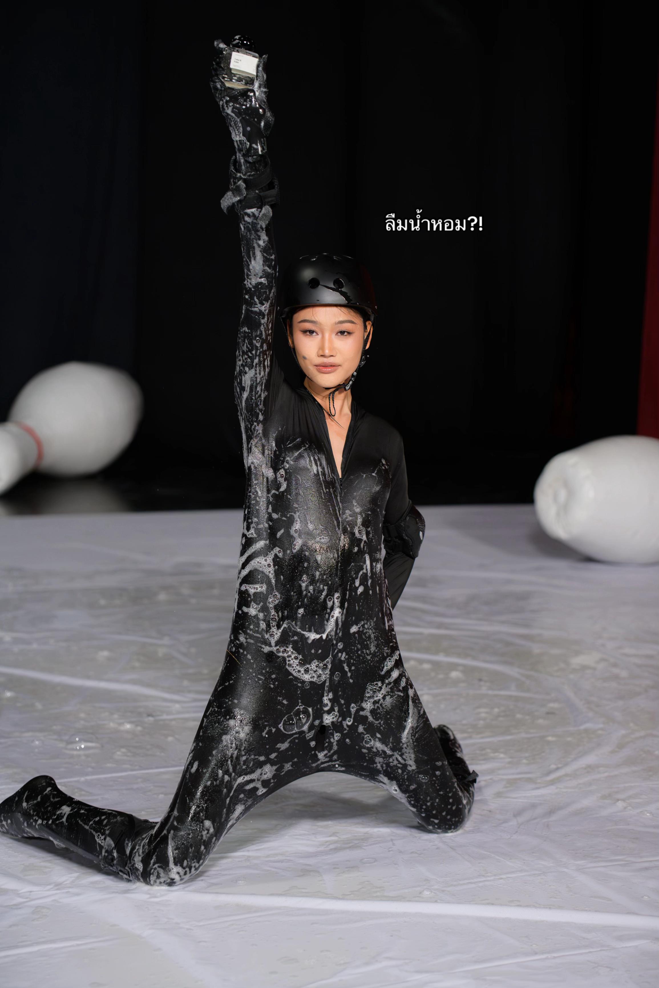 @เอมิ หมวยอินเตอร์