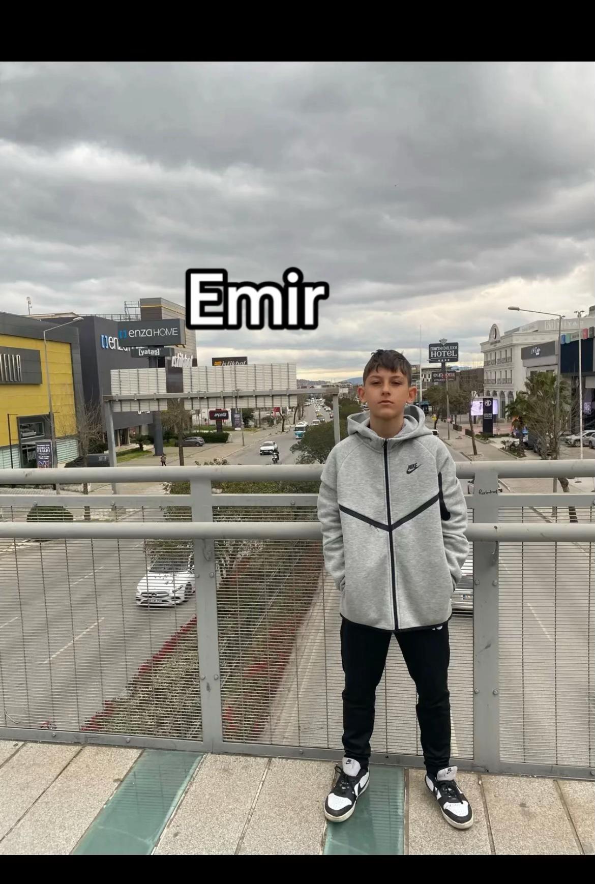 @urla gençlik kapışıyor