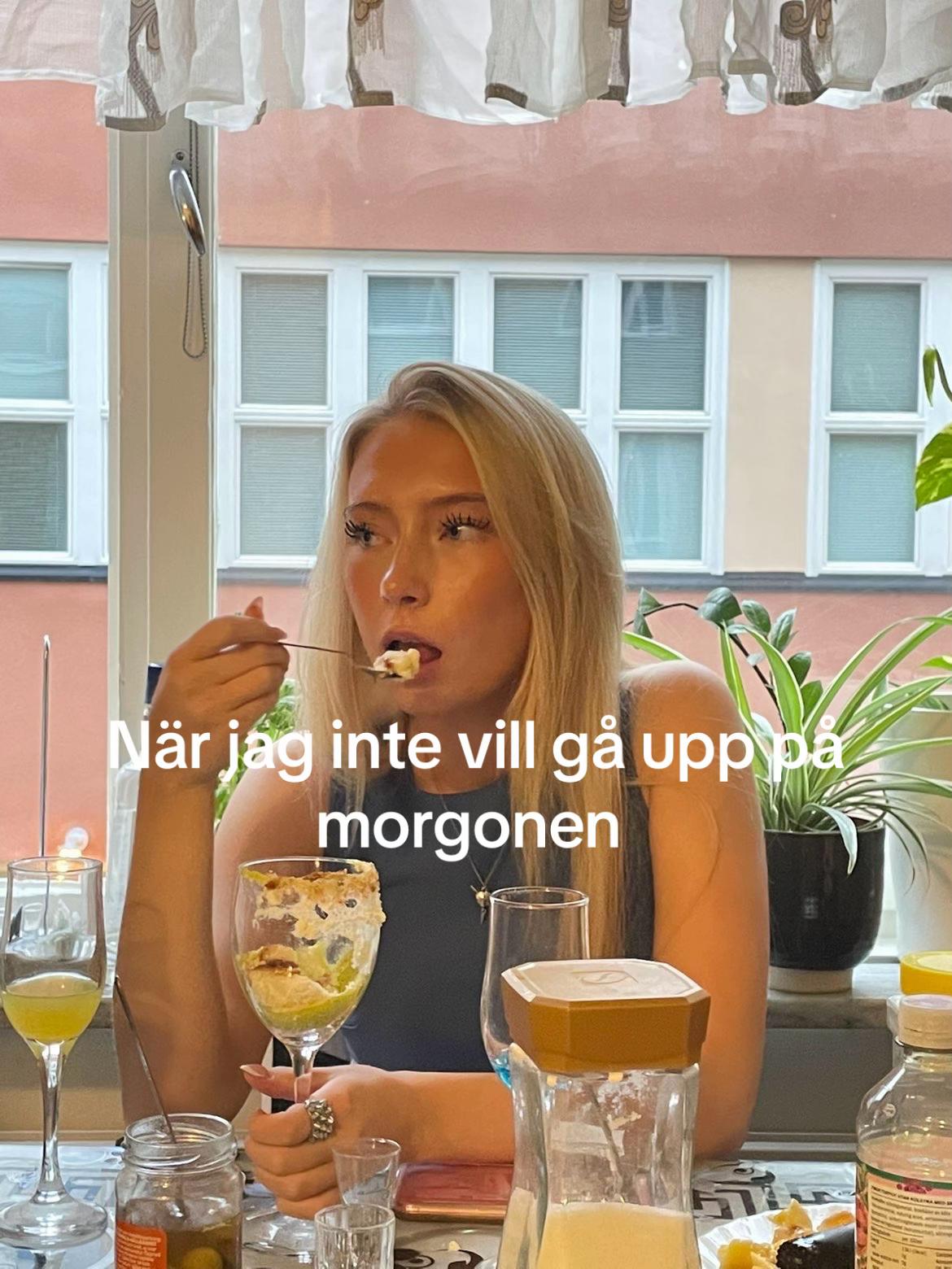 @user1678903305