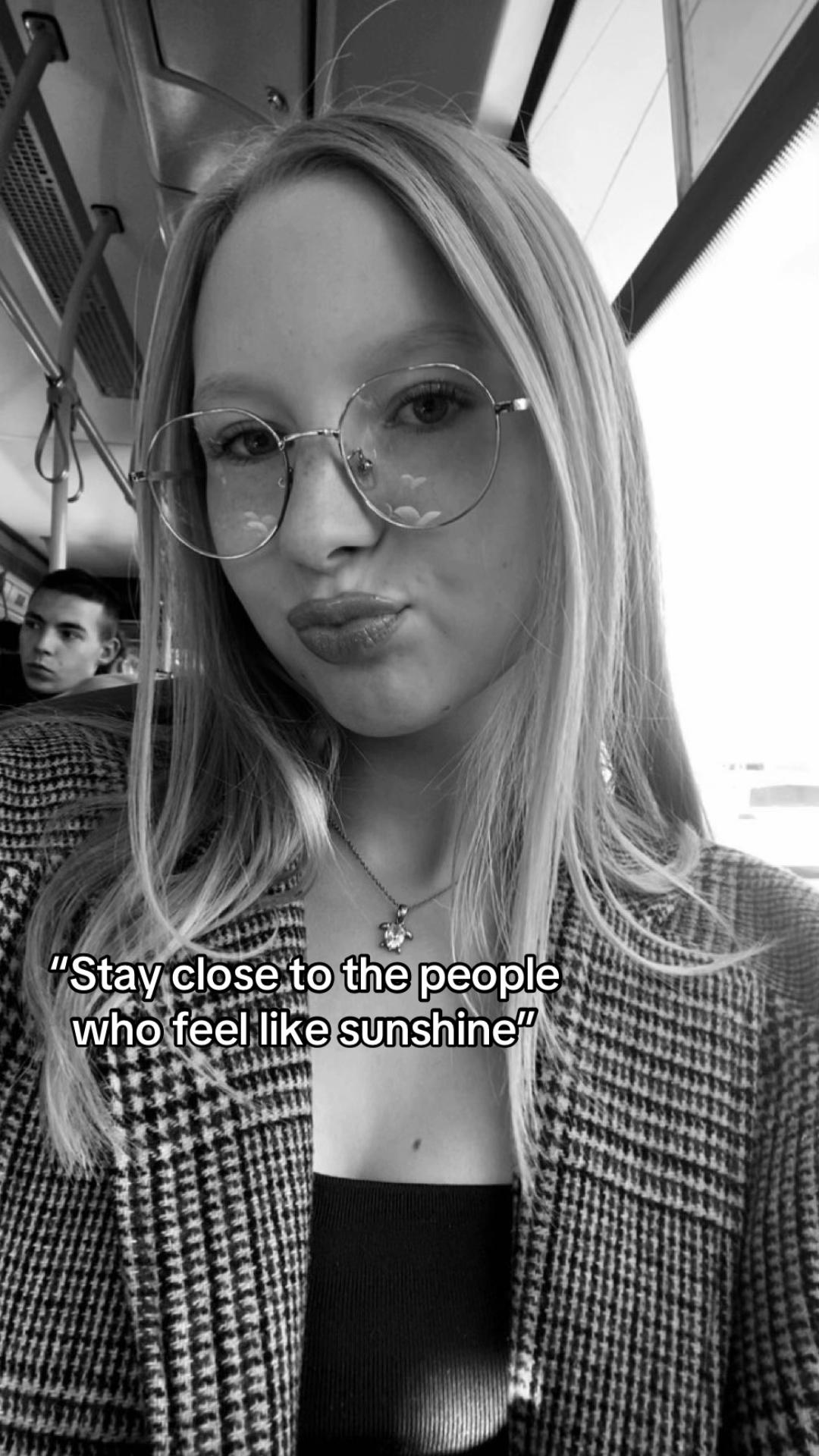 @𝒮.