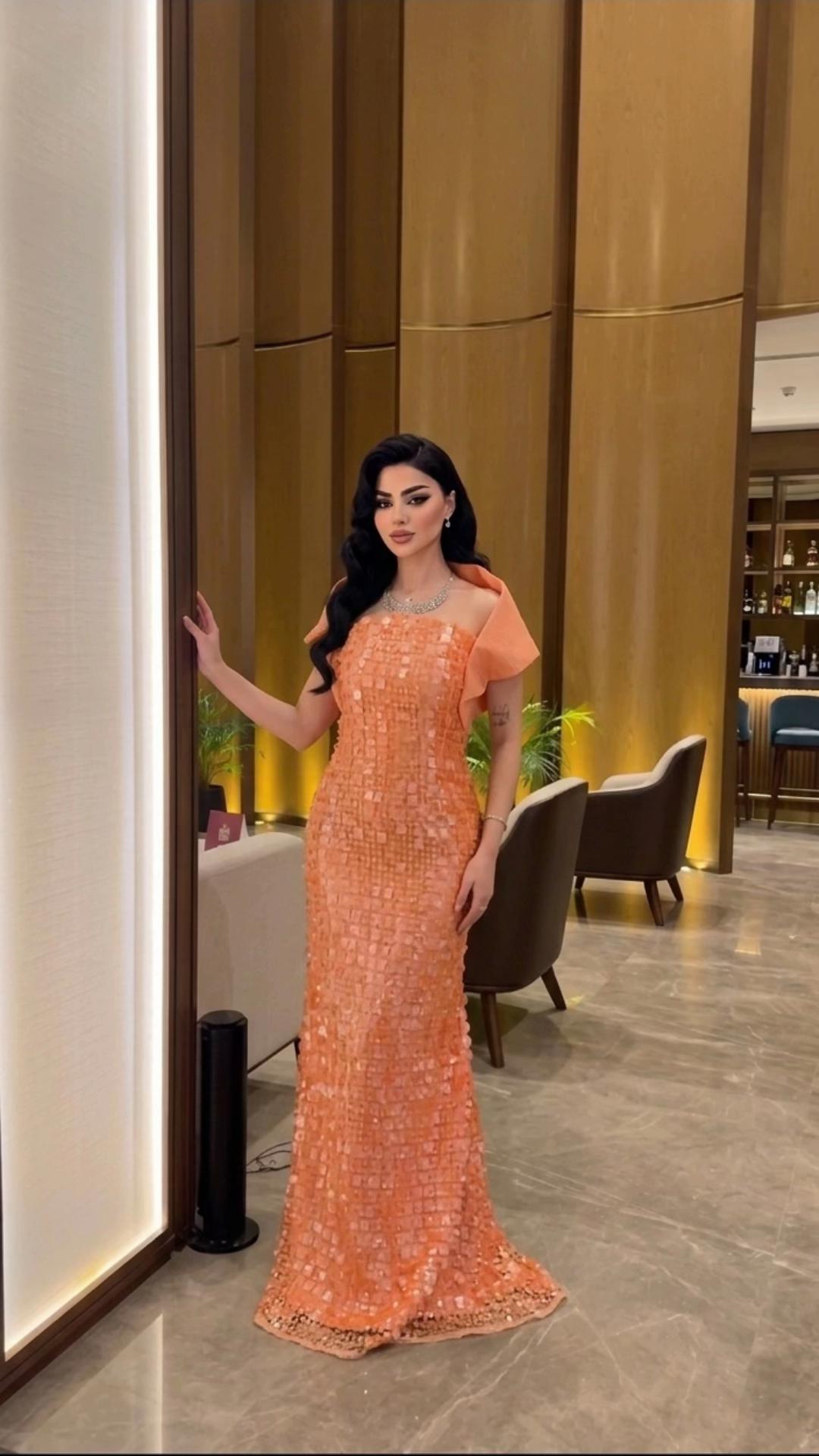 @المصممة الهنوف الخريّف