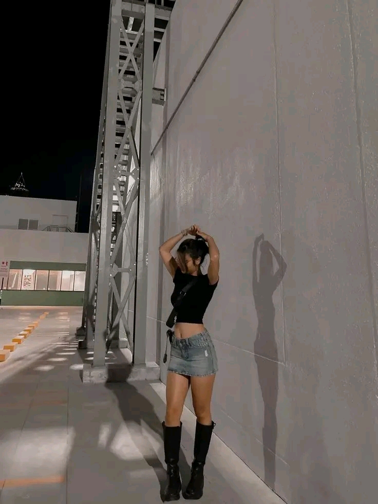 @🖤
