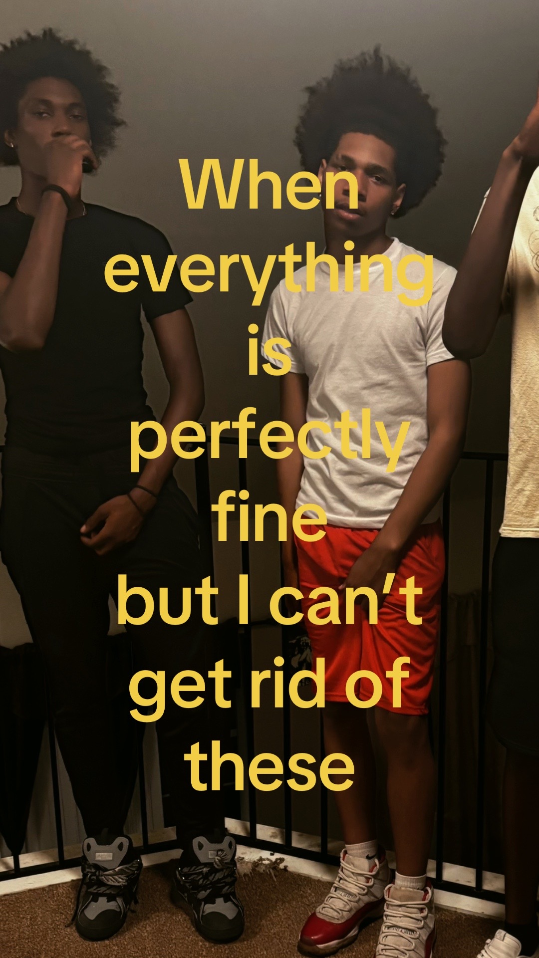 @⃟