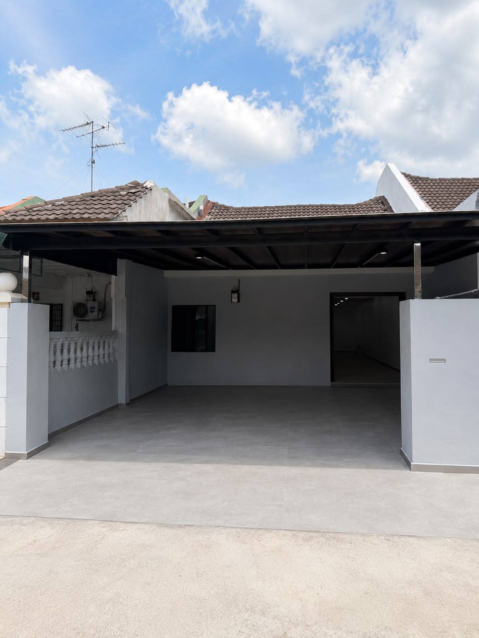@Zahrah majid Property