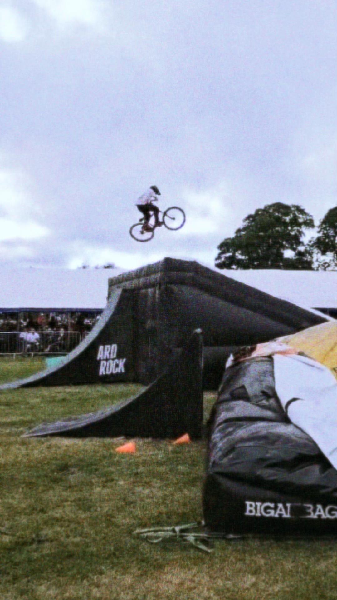 @๐๏ธโ๏ธ Ned_on_commencal โ๏ธ๐๏ธ