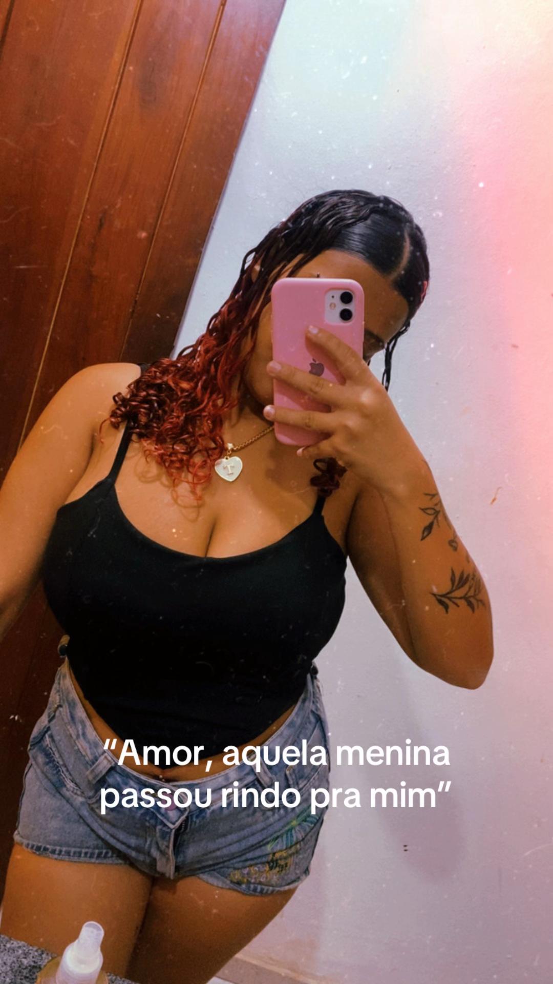 @_tatamesquita 💋