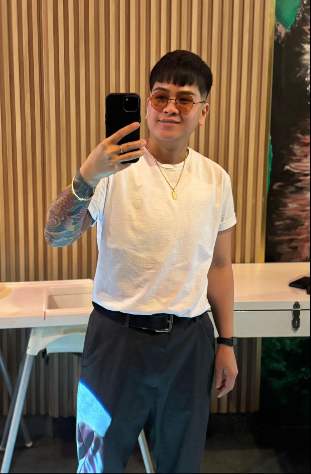 @EMJEi