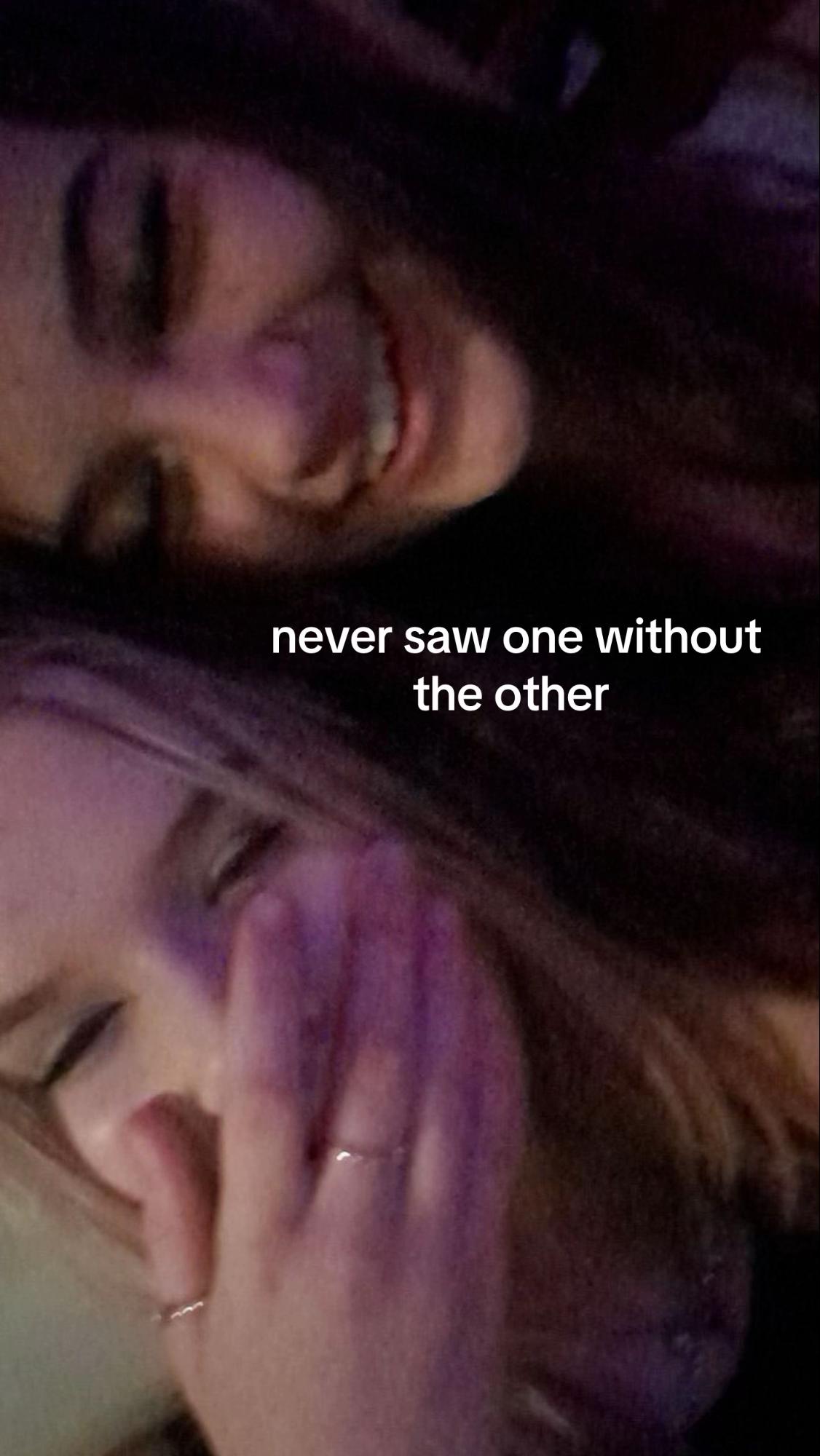 @𝐄 𖣂.