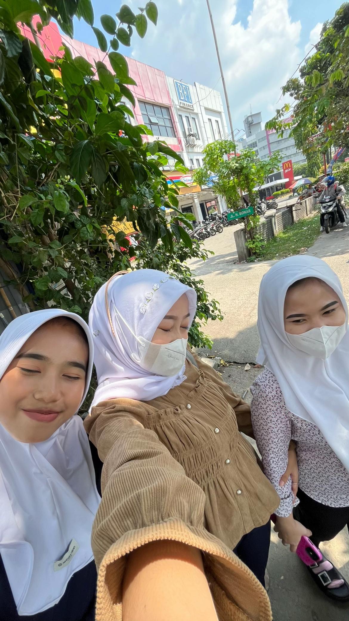 @Ratnasarii🐣✨