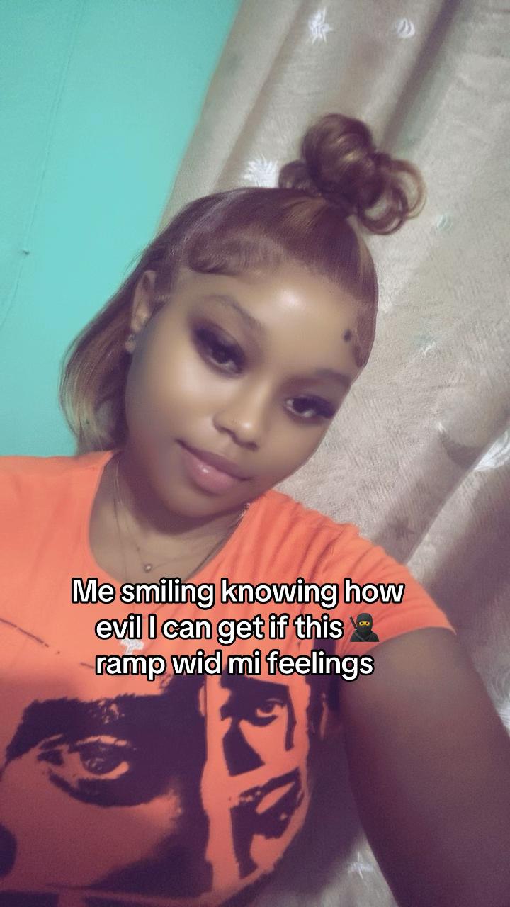 @Ur wife 🧟♀️