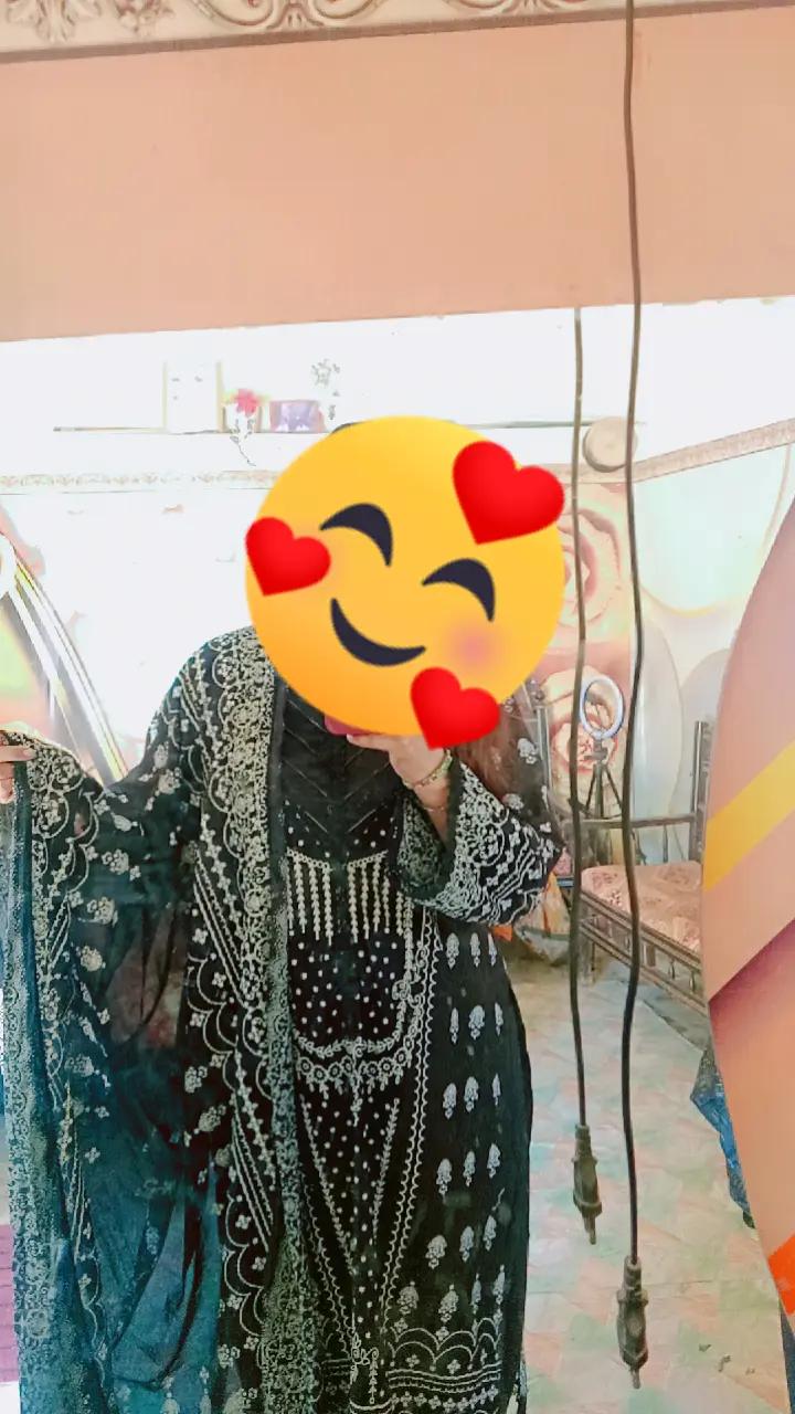 @Roshani_روشنی ✨