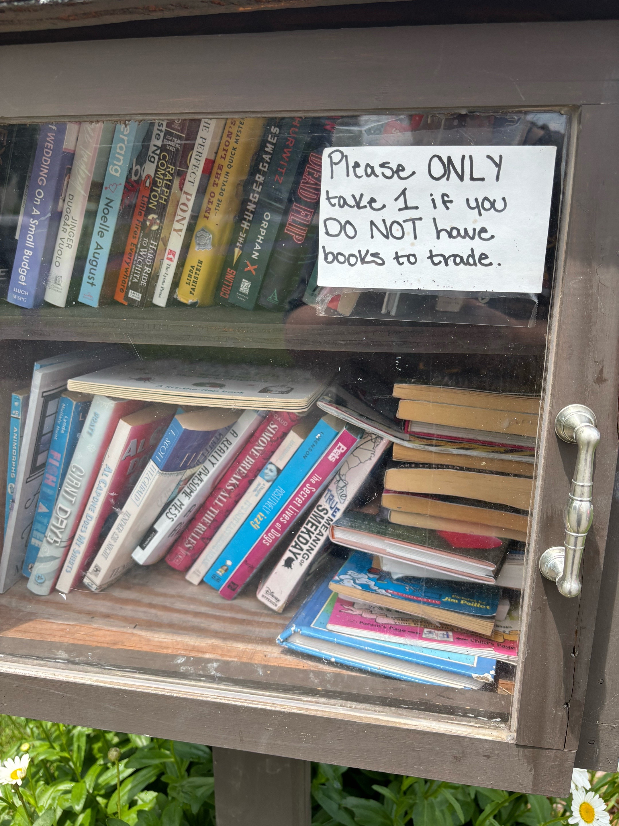 @Moonlit Nest 🌙🔮📚