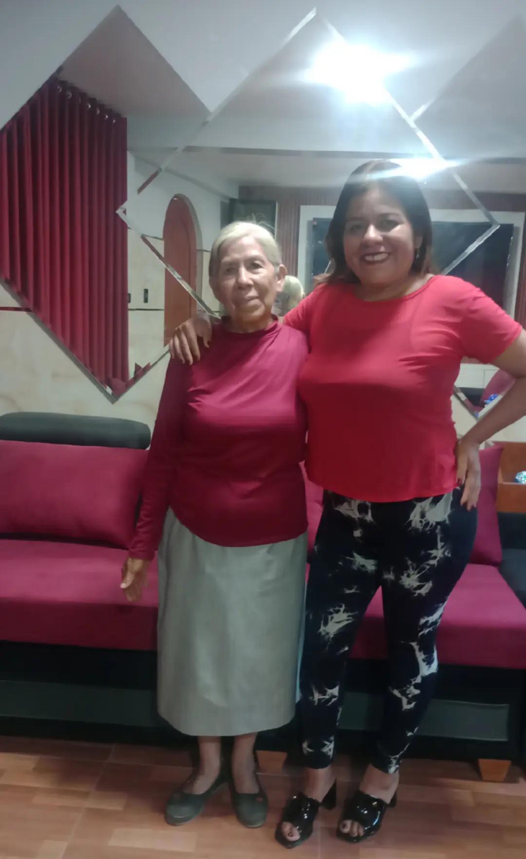 @CARMEN ROSA LEONCITA SOLTERITA