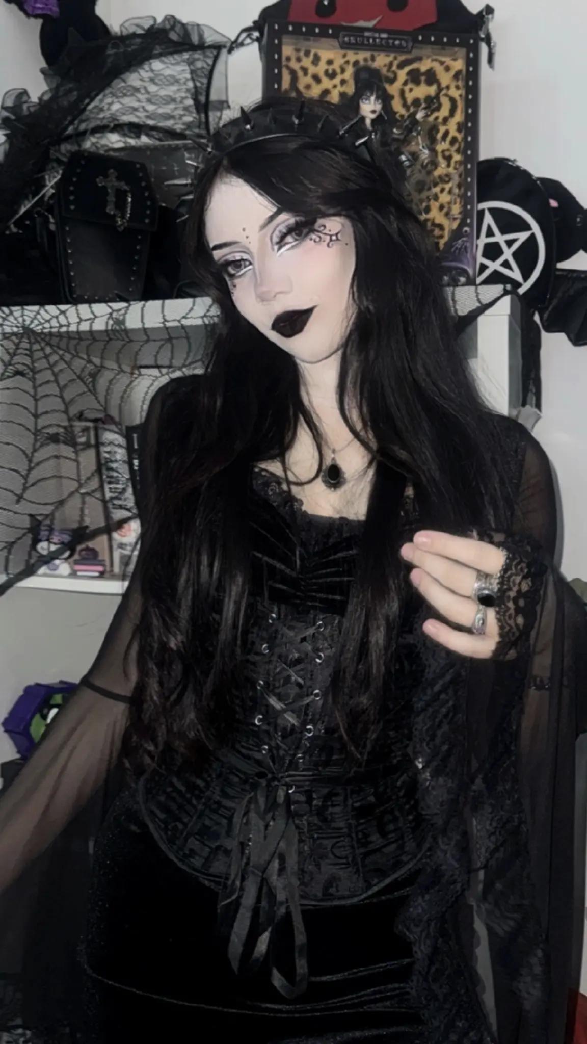 @darkluxe._