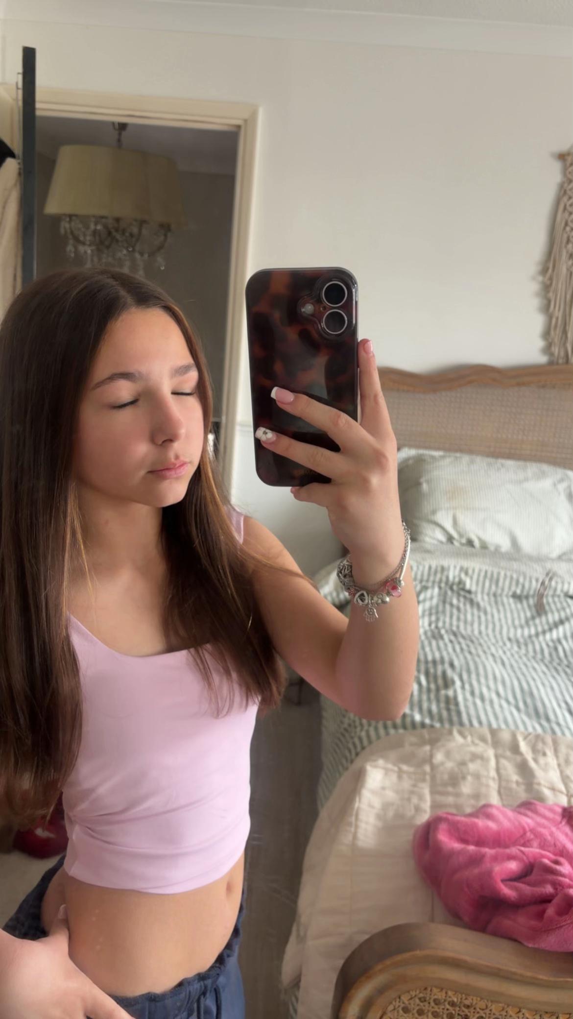 @priya.spam🤍