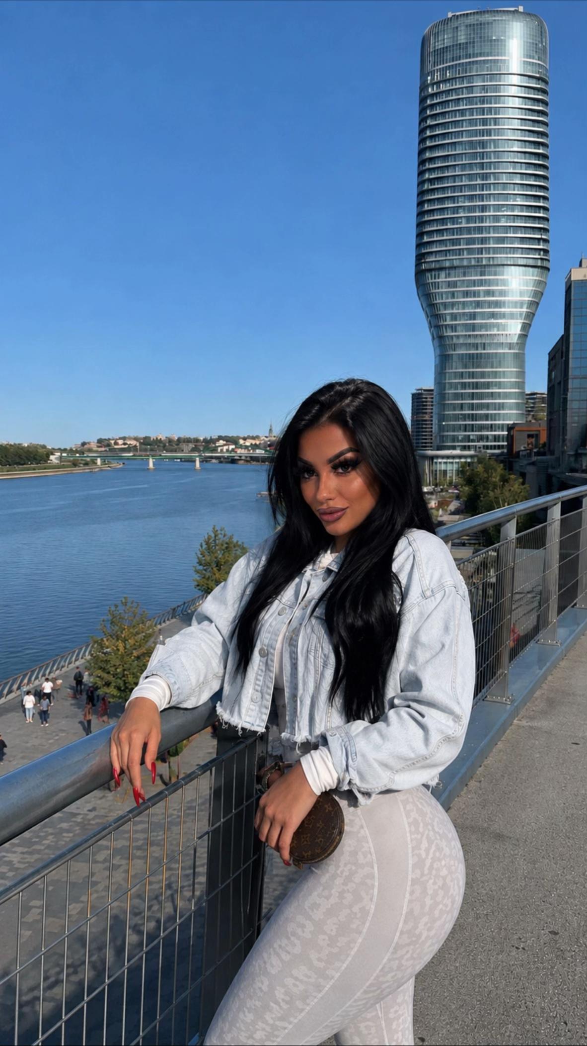 @Ajlla
