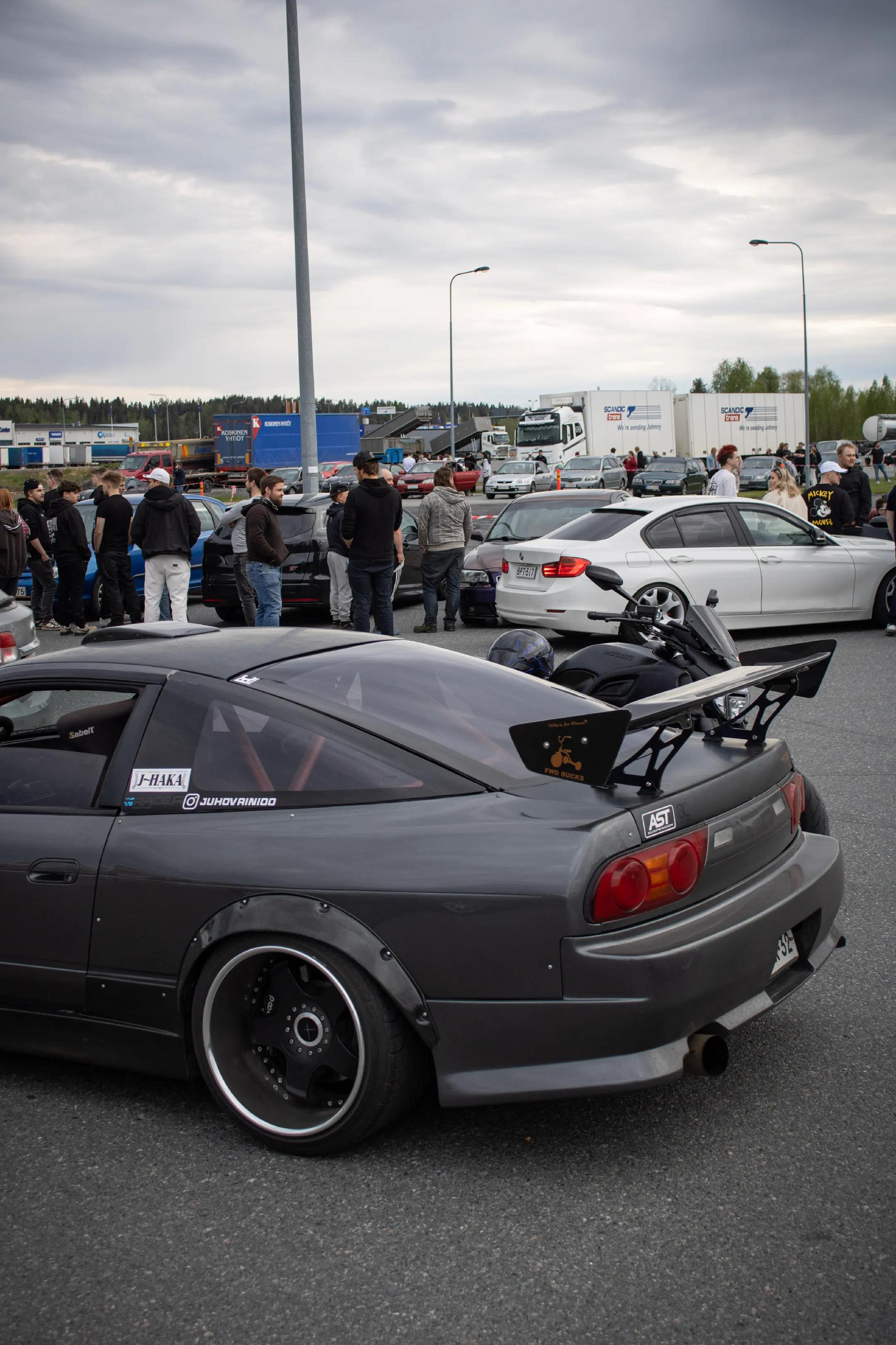 @Roope's Car Stuff